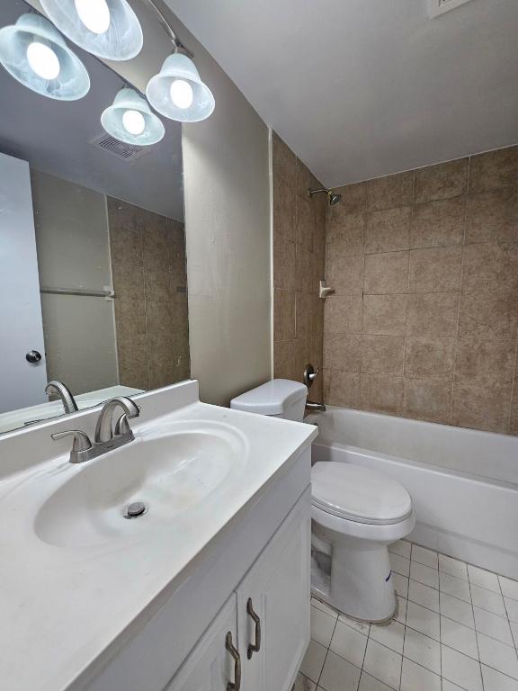 PRESIDENTIAL GOLFVIEW CONDO - Residential Lease