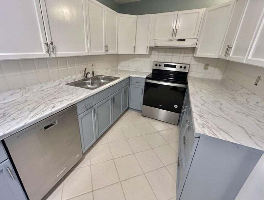 PINE RIDGE NORTH VILLAGE - Residential