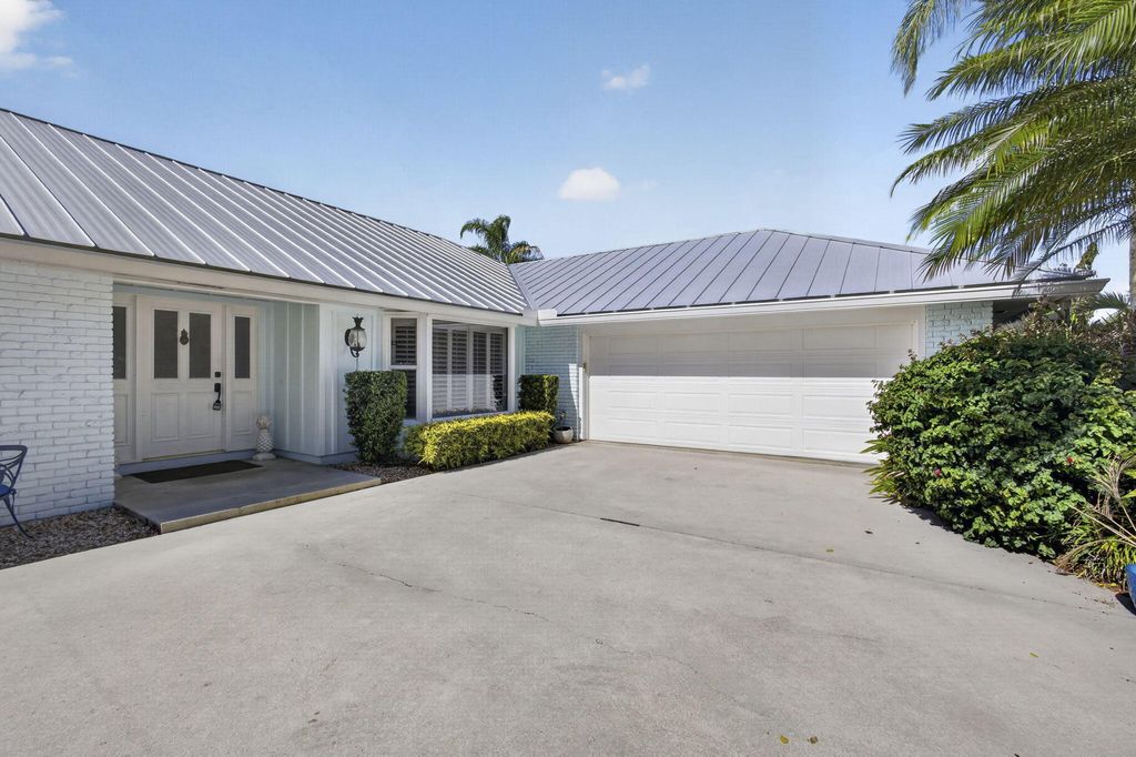 Photo of 19570 Trails End Terrace, Jupiter, FL 33458 (MLS # B26017198)