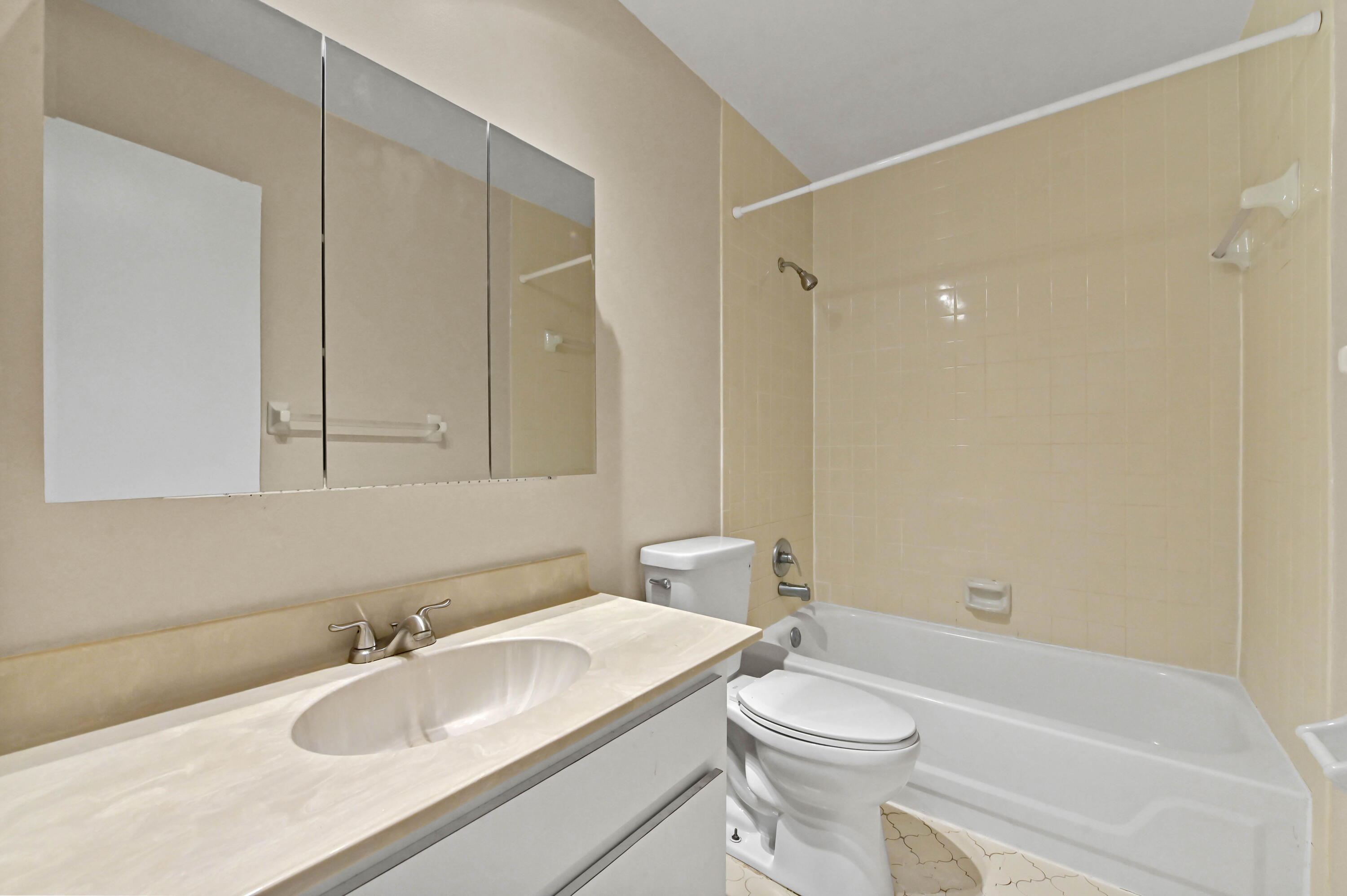 FRENCH QUARTER - Residential Lease