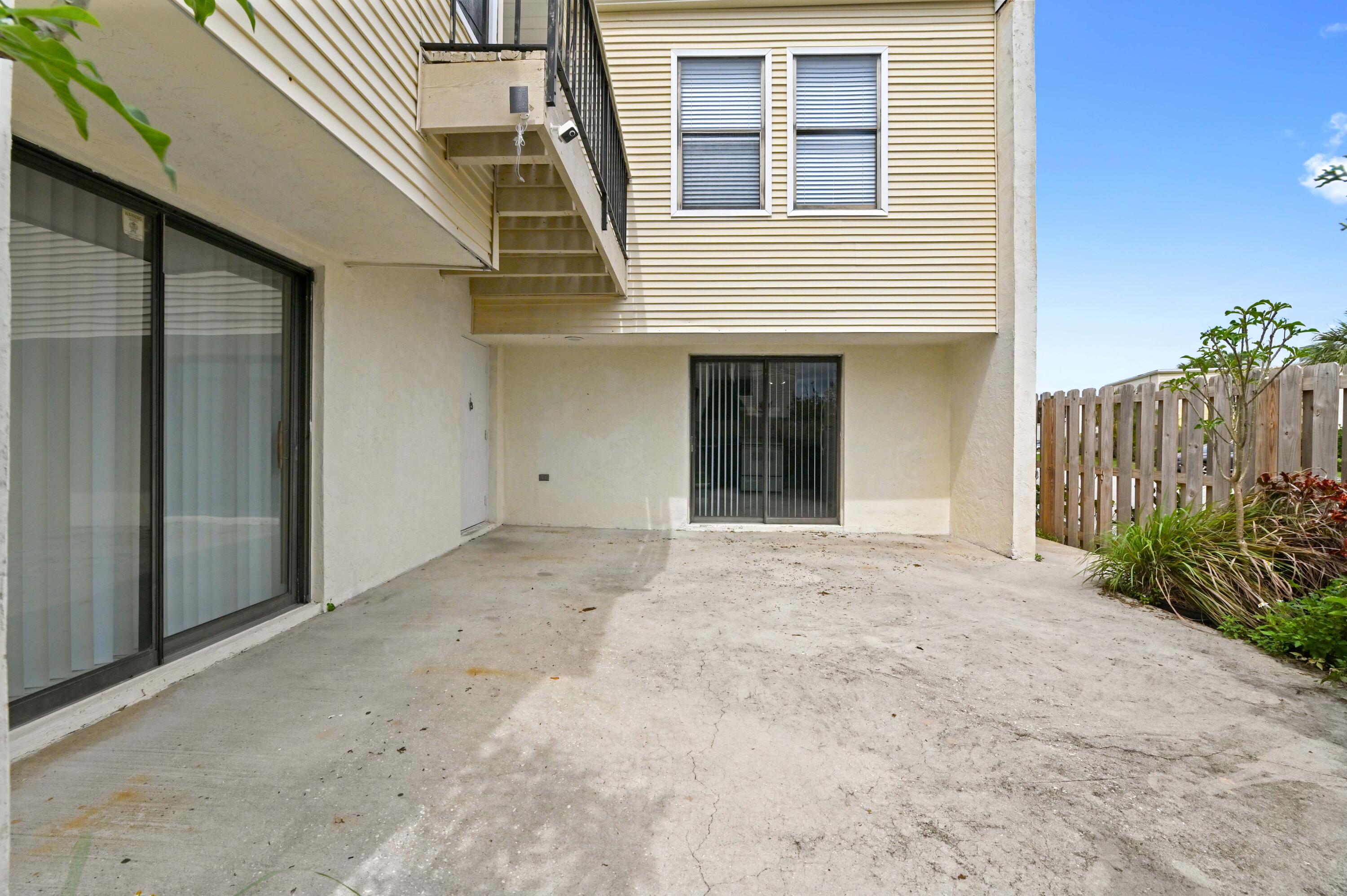 FRENCH QUARTER - Residential Lease