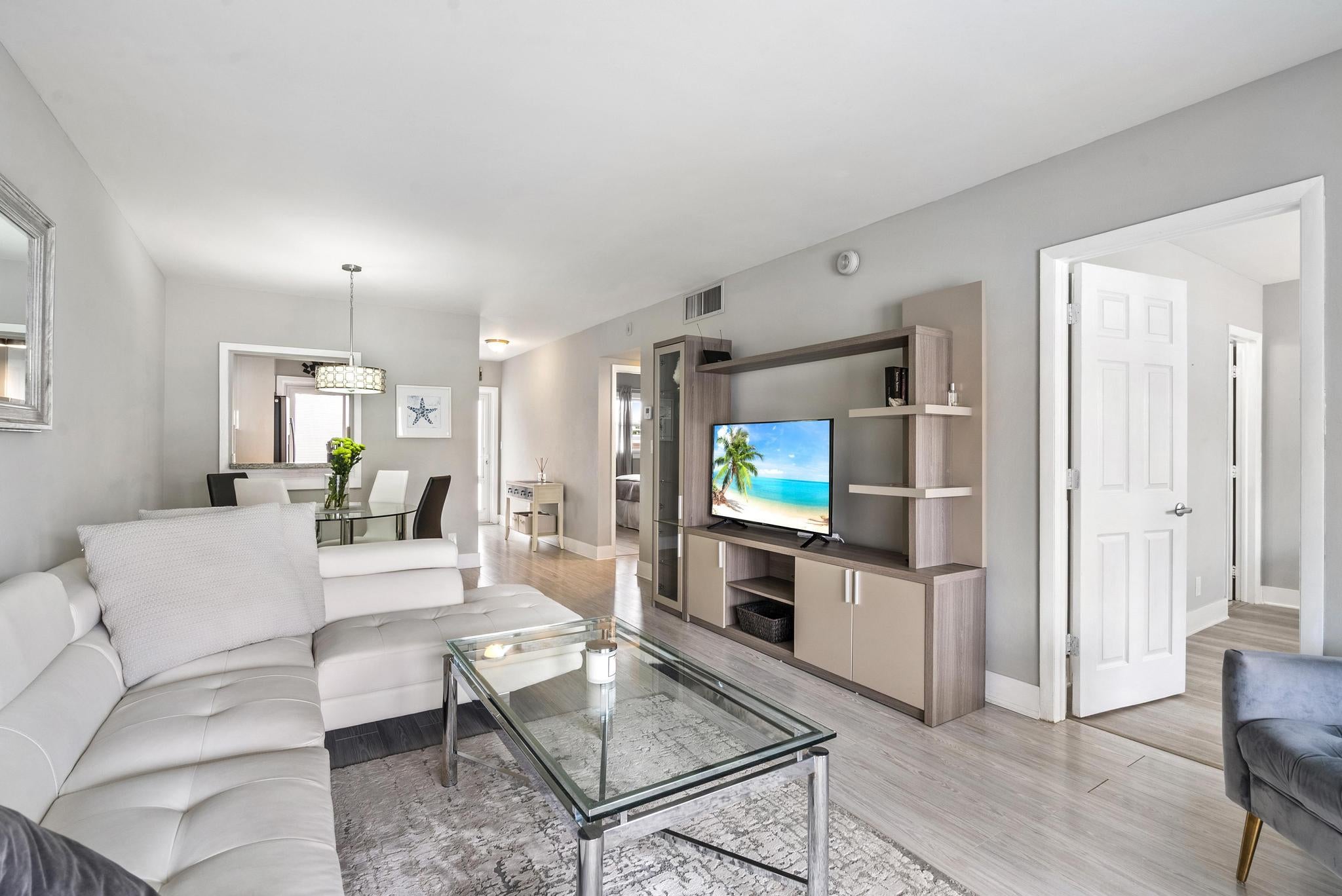 1461 S OCEAN Boulevard 304