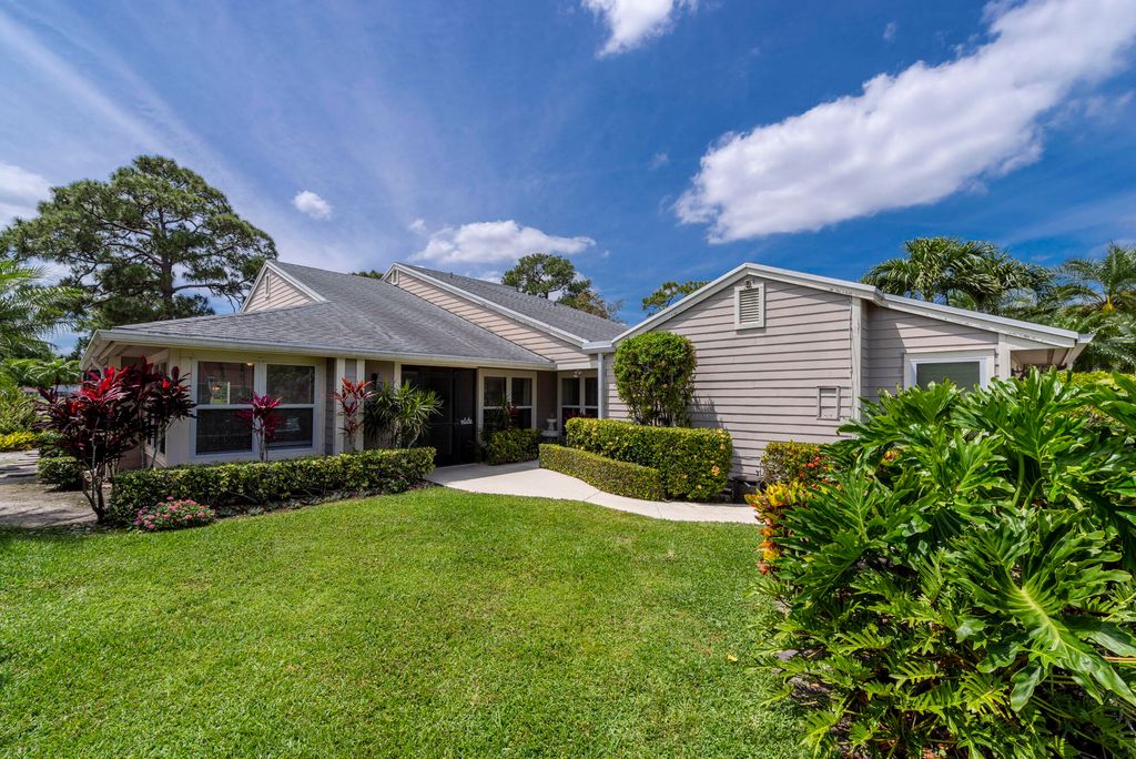 Photo of 6696 S Pine Court, Palm Beach Gardens, FL 33418 (MLS # R10974949)