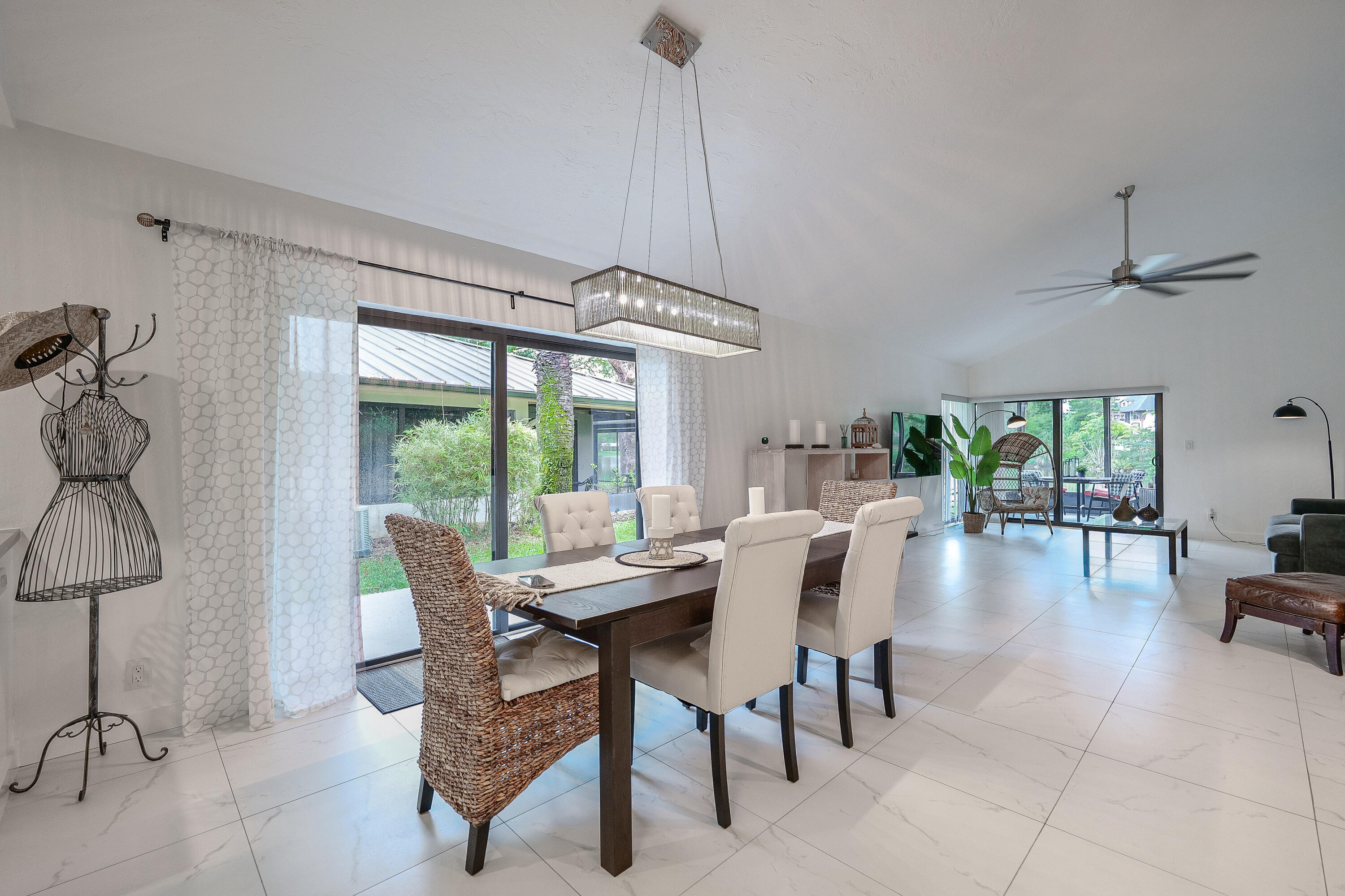 HILLS OF INVERRARY - Residential