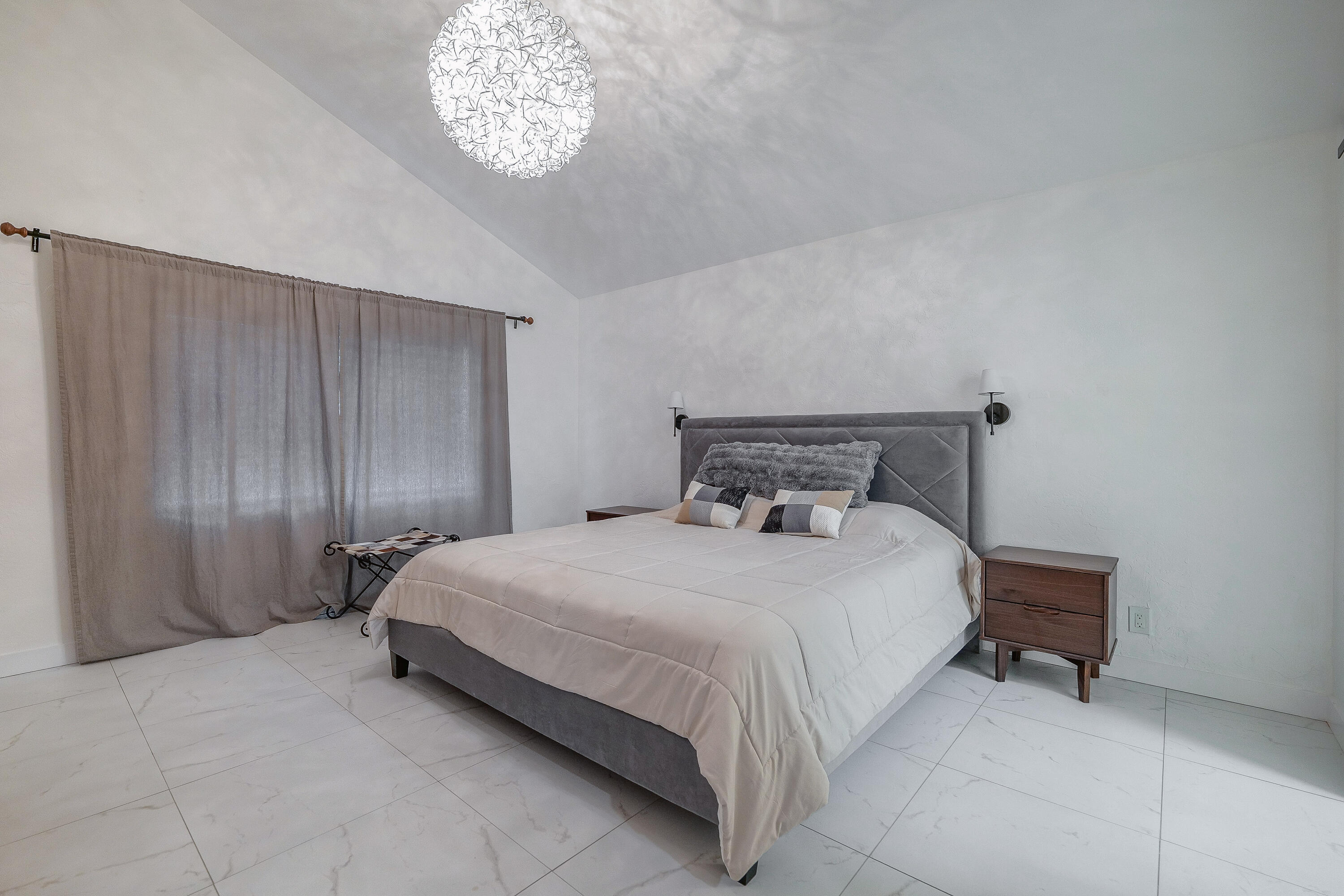 HILLS OF INVERRARY - Residential