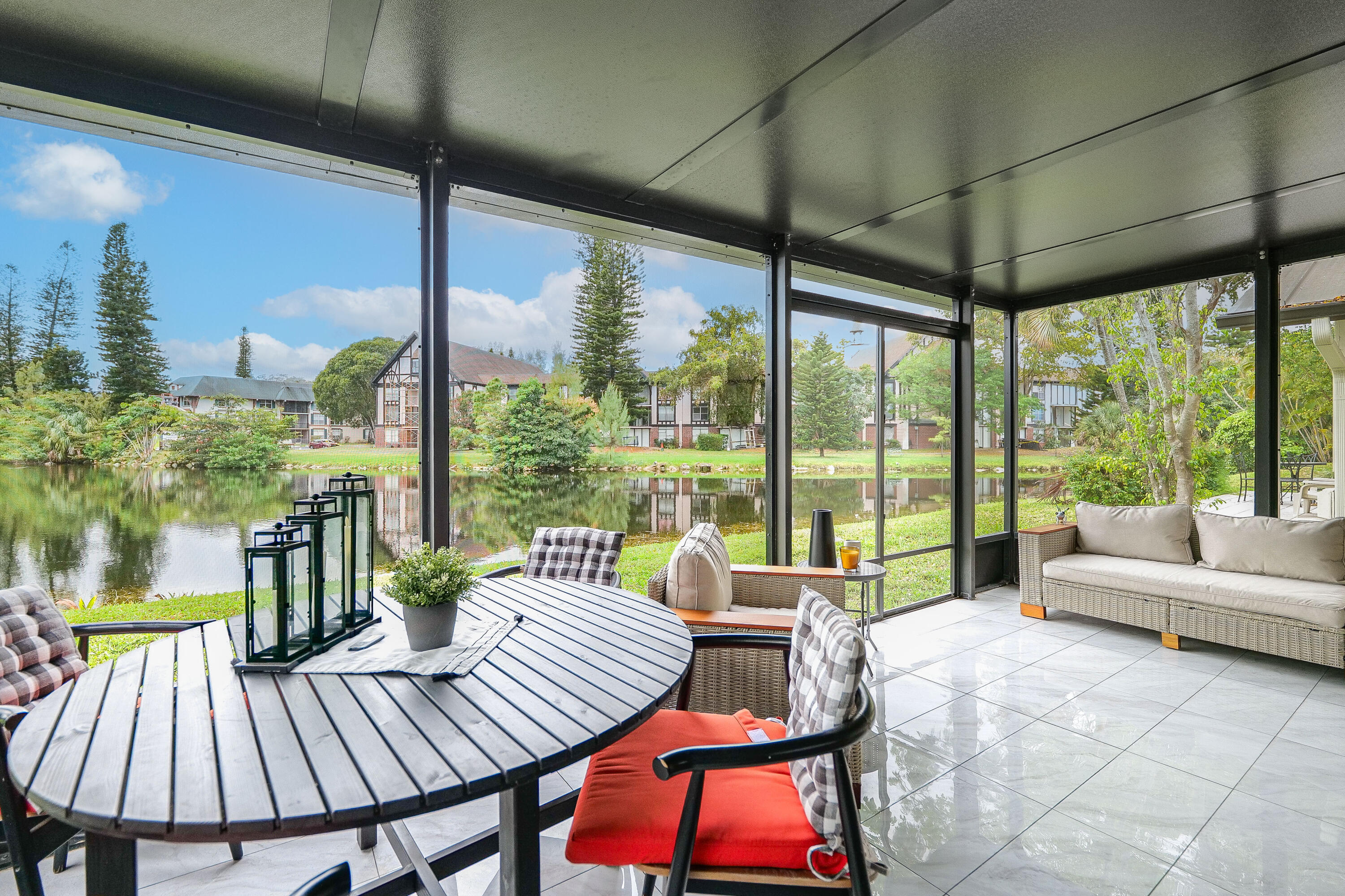 HILLS OF INVERRARY - Residential