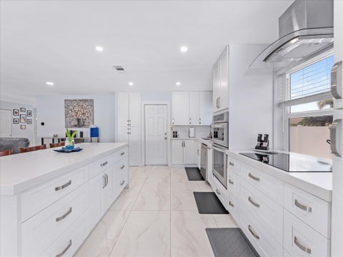 Photo of 23040 SW 54th Avenue, Boca Raton, FL 33433 (MLS # B26035422)