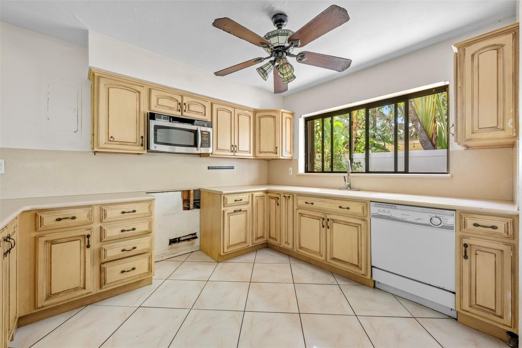 Photo of 1780 NE 19th Street, Fort Lauderdale, FL 33305 (MLS # F10509050)