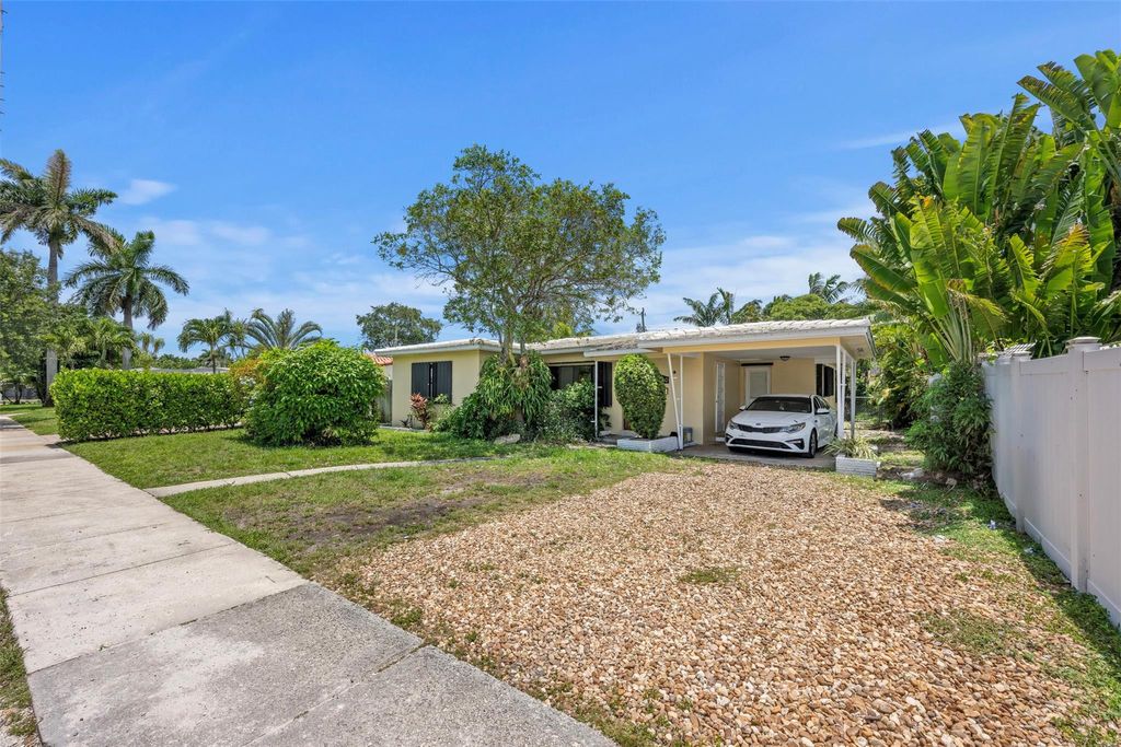 Photo of 1780 NE 19th Street, Fort Lauderdale, FL 33305 (MLS # F10509050)