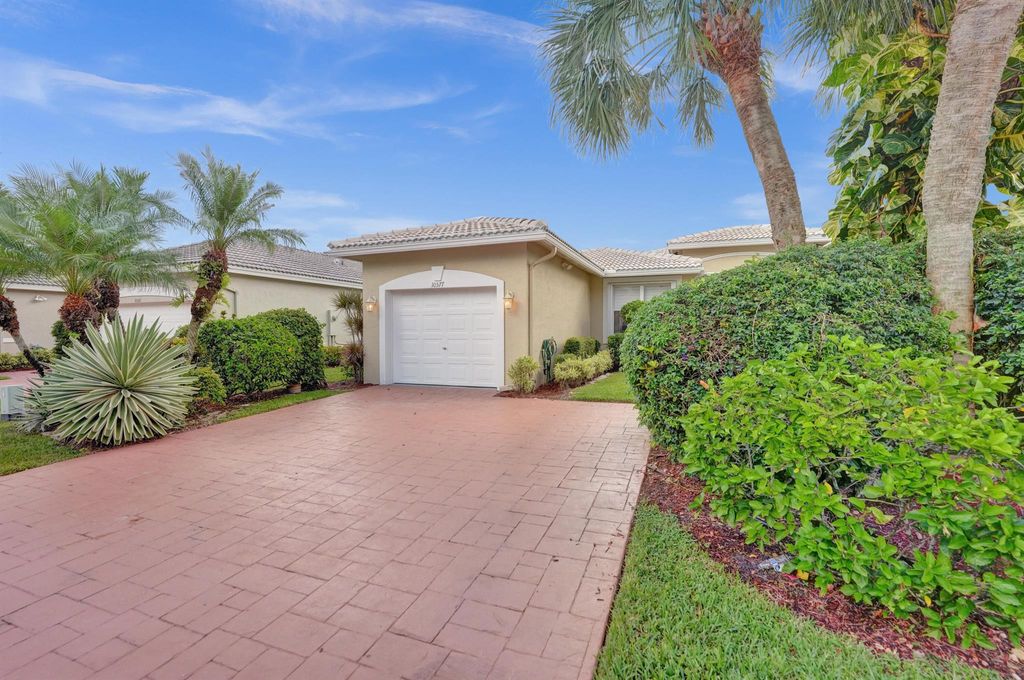 Photo of 10577 Royal Caribbean Circle, Boynton Beach, FL 33437 (MLS # R10931660)