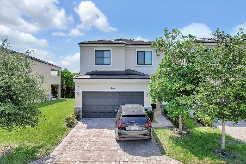 453 NW 36th Ave