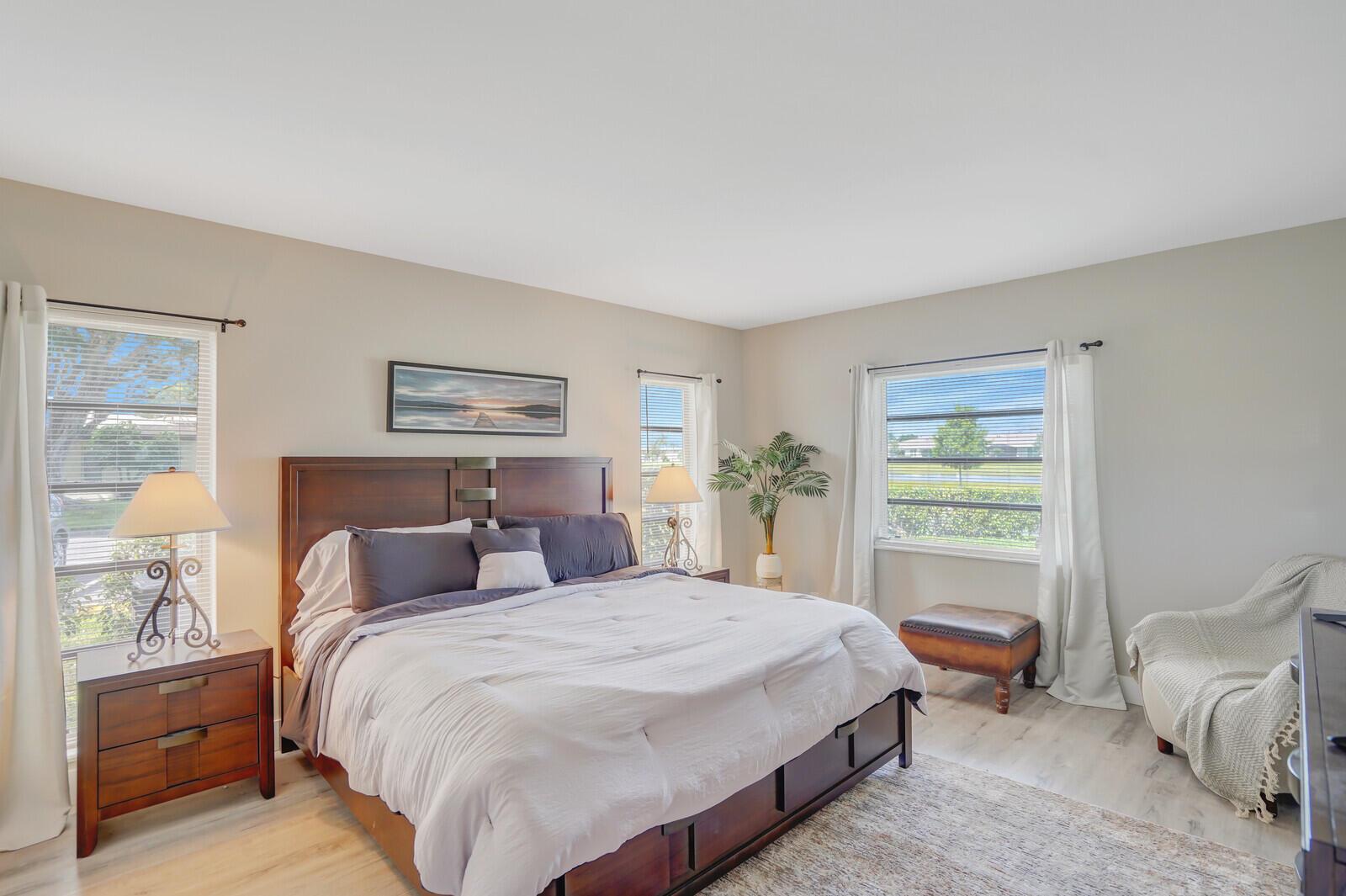 PALM GREENS AT VILLA DEL - Residential Lease