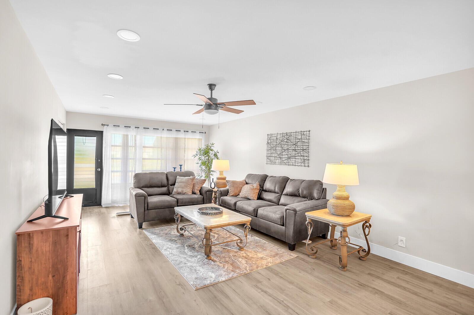 PALM GREENS AT VILLA DEL - Residential Lease