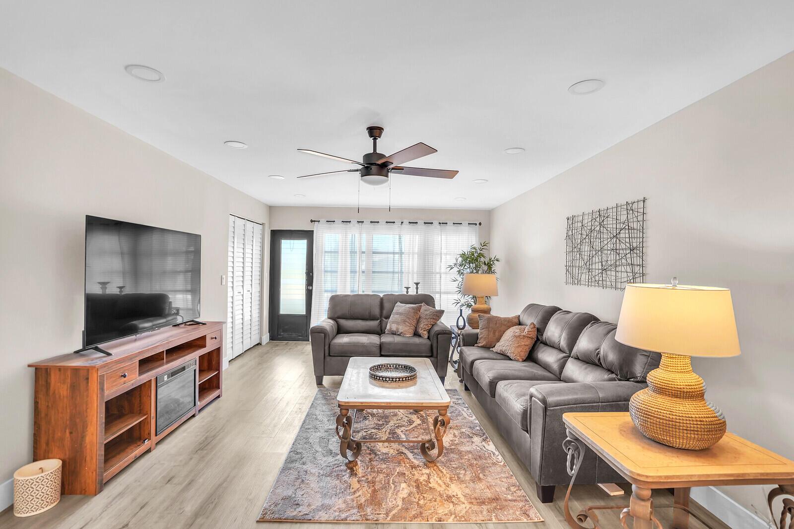 PALM GREENS AT VILLA DEL - Residential Lease