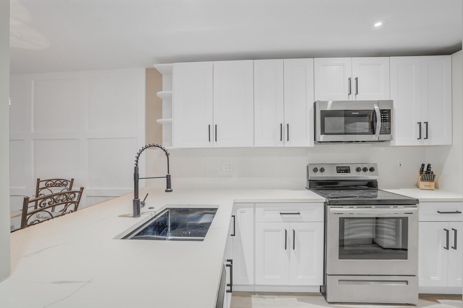 PALM GREENS AT VILLA DEL - Residential Lease