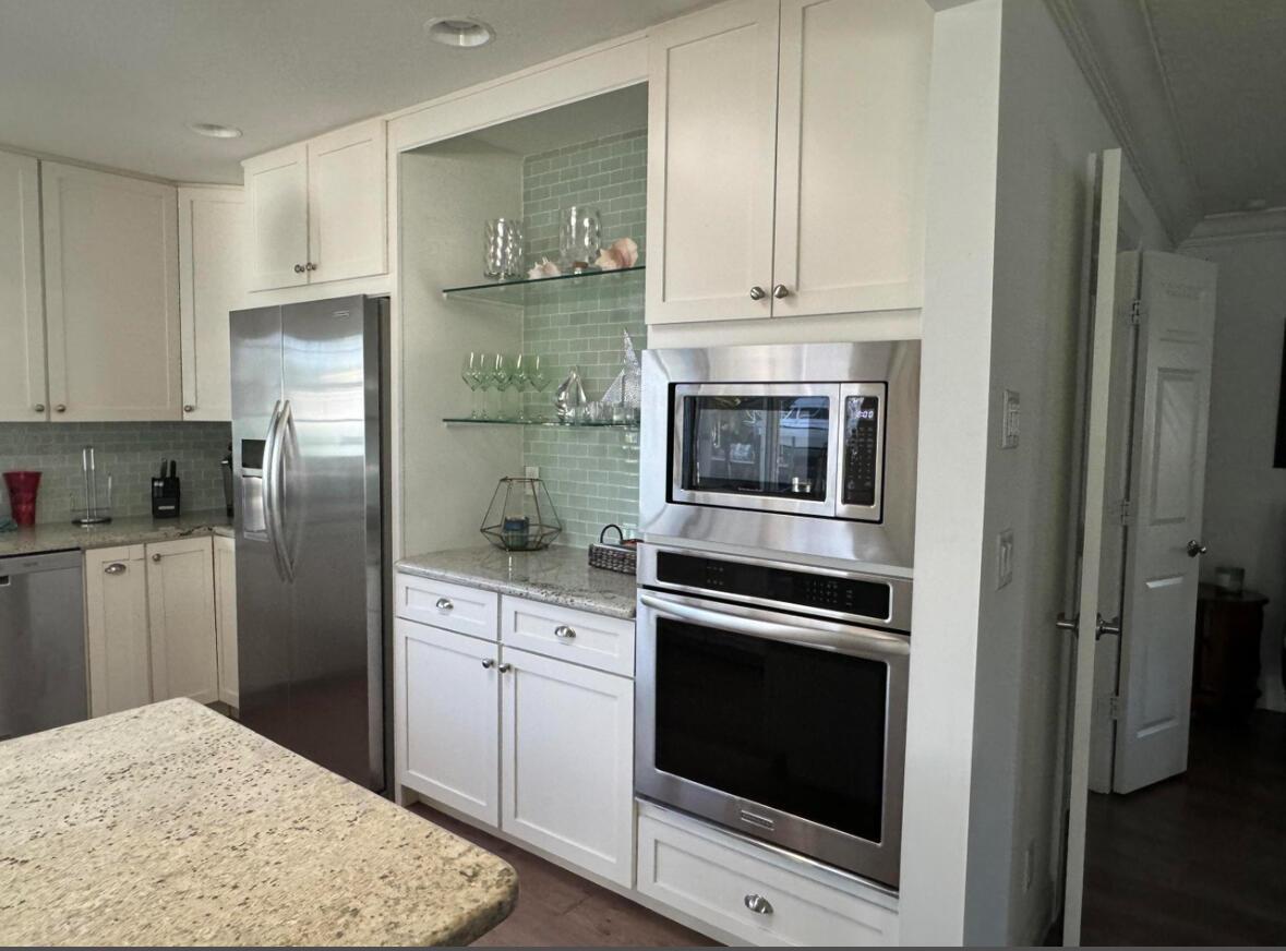 RIO VISTA OF ISLAND SHORE - Residential Lease
