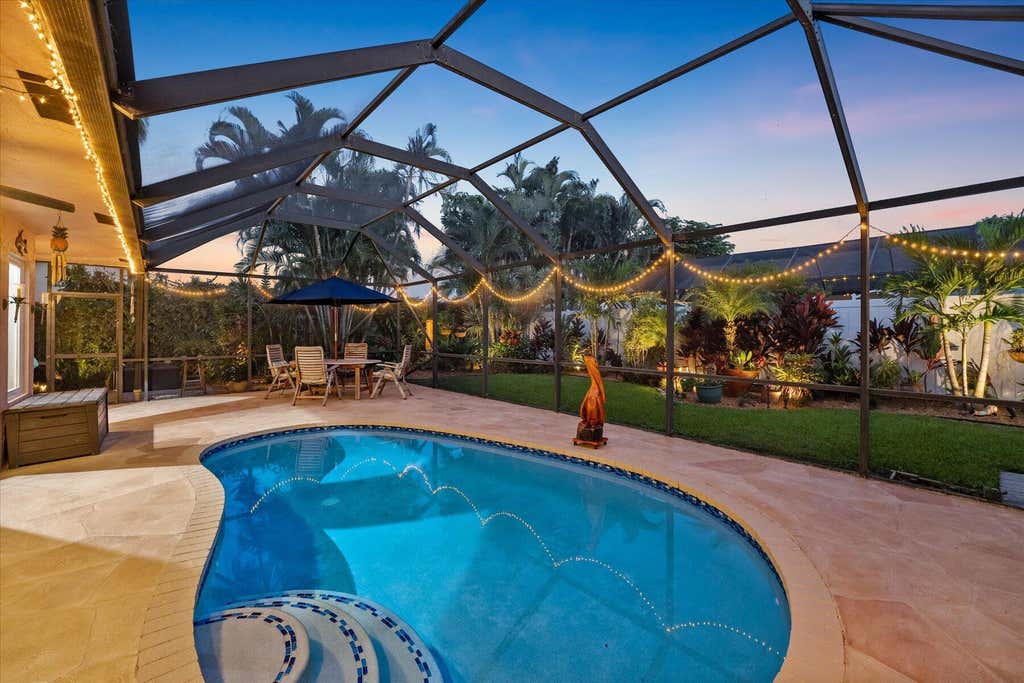 Photo of 90 Cedar Lane, Boynton Beach, FL 33436 (MLS # R10925065)