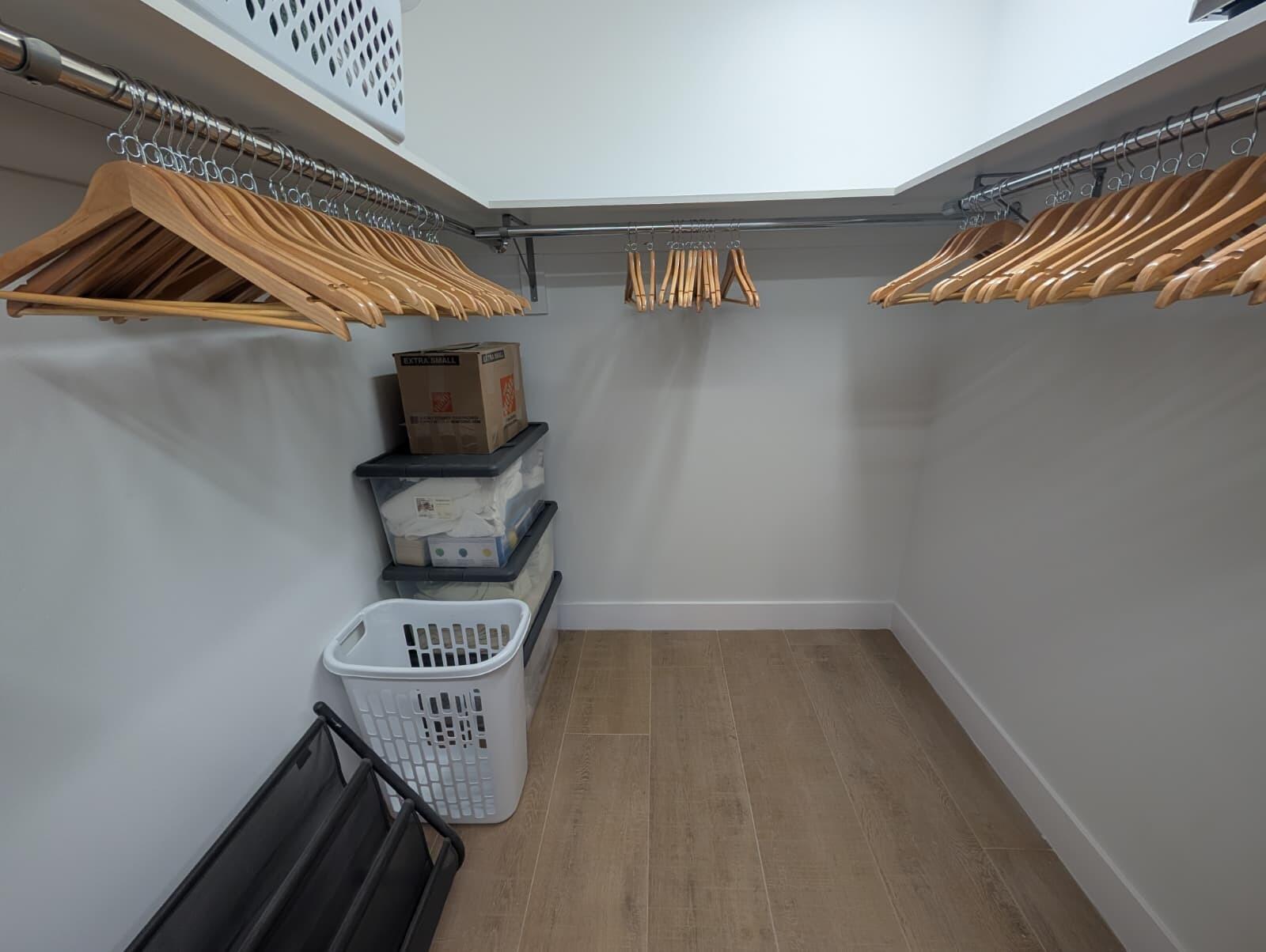 POINTE OVERLOOK CONDO - Residential Lease