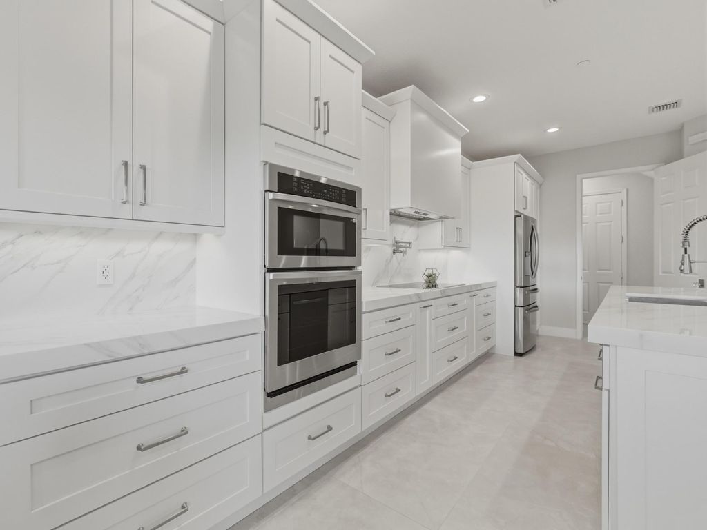 Photo of 34 Lancaster Road, Boynton Beach, FL 33426 (MLS # R11165144)