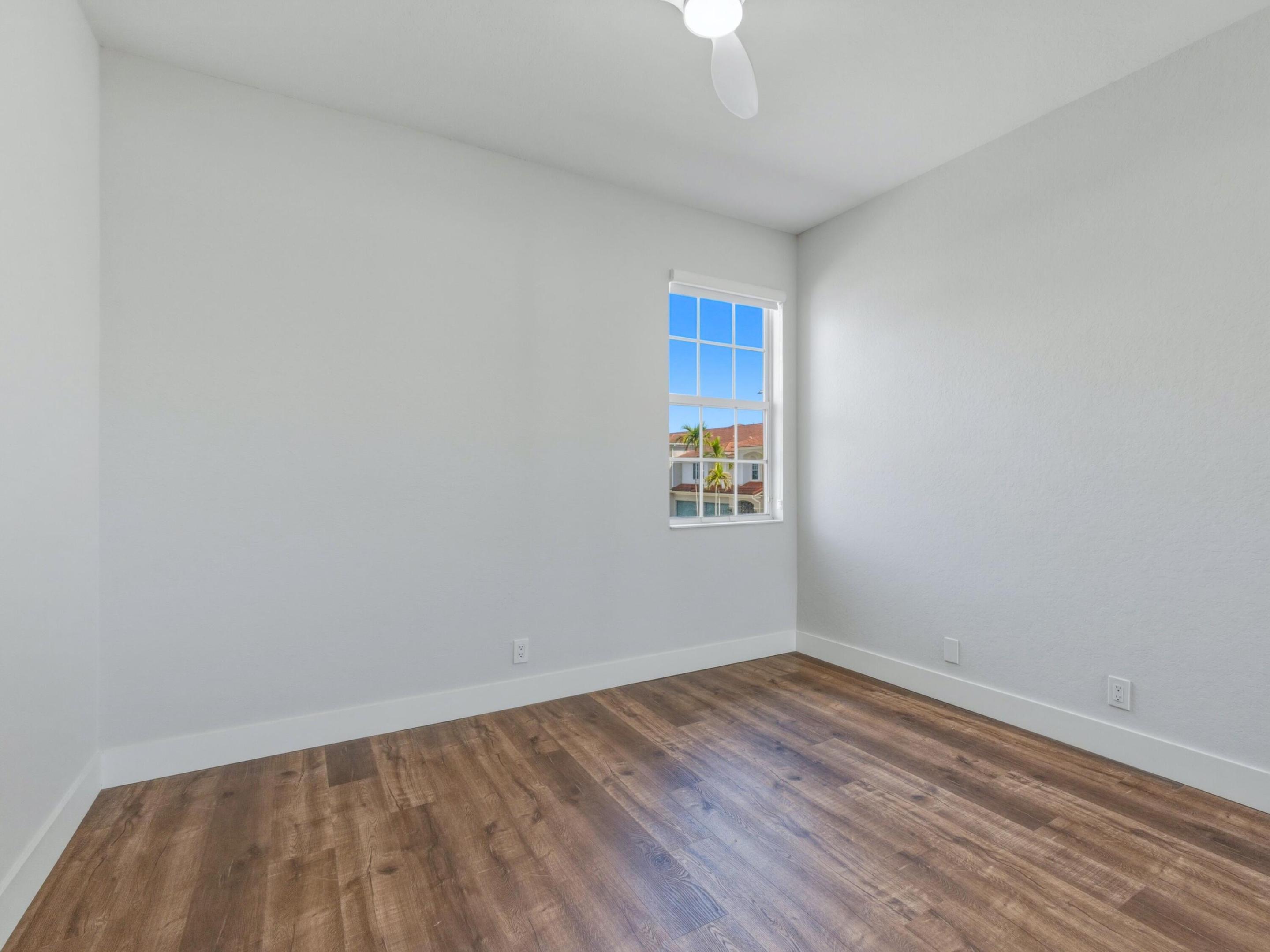 CARRIAGE POINTE - Residential