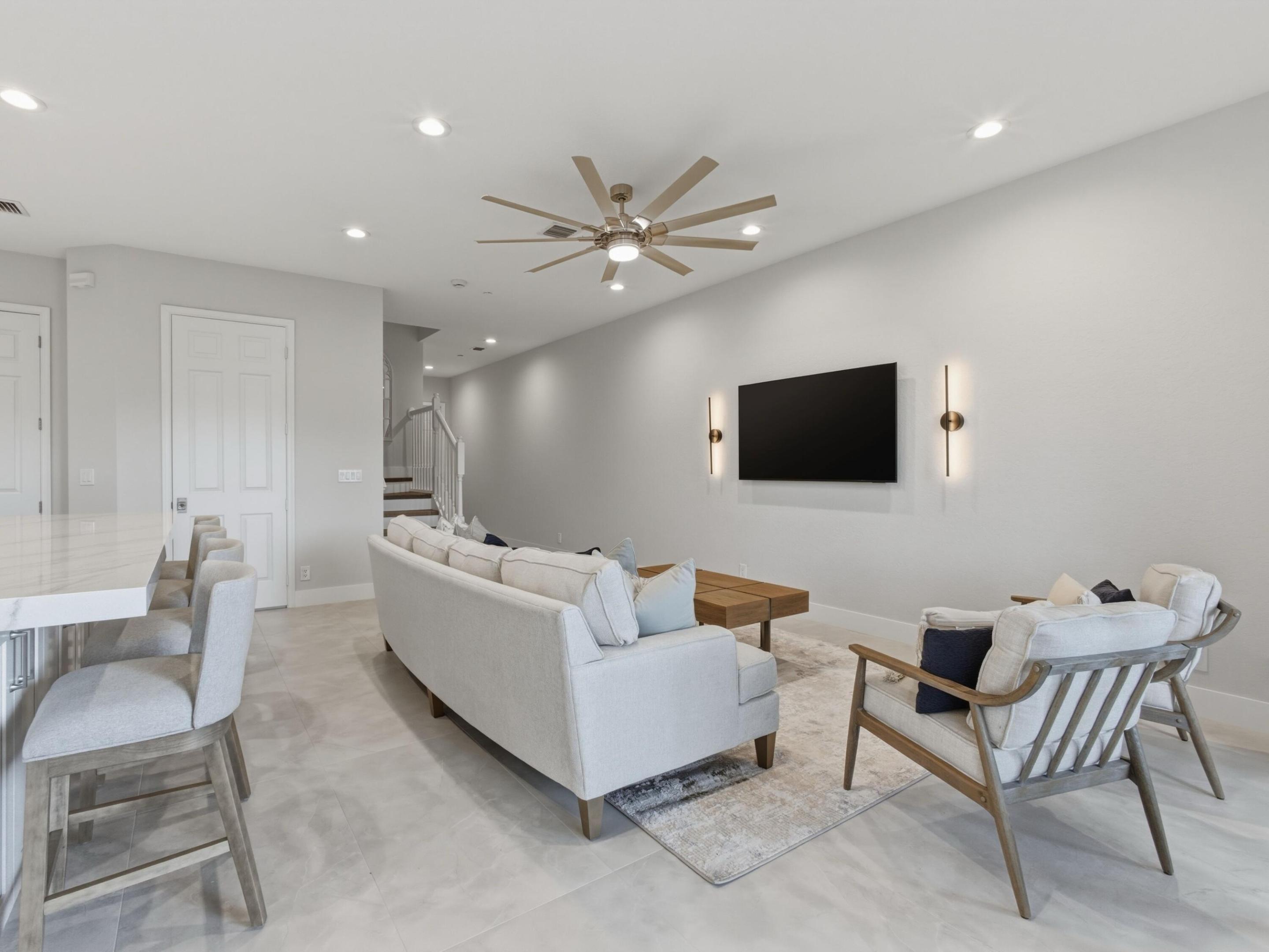 CARRIAGE POINTE - Residential