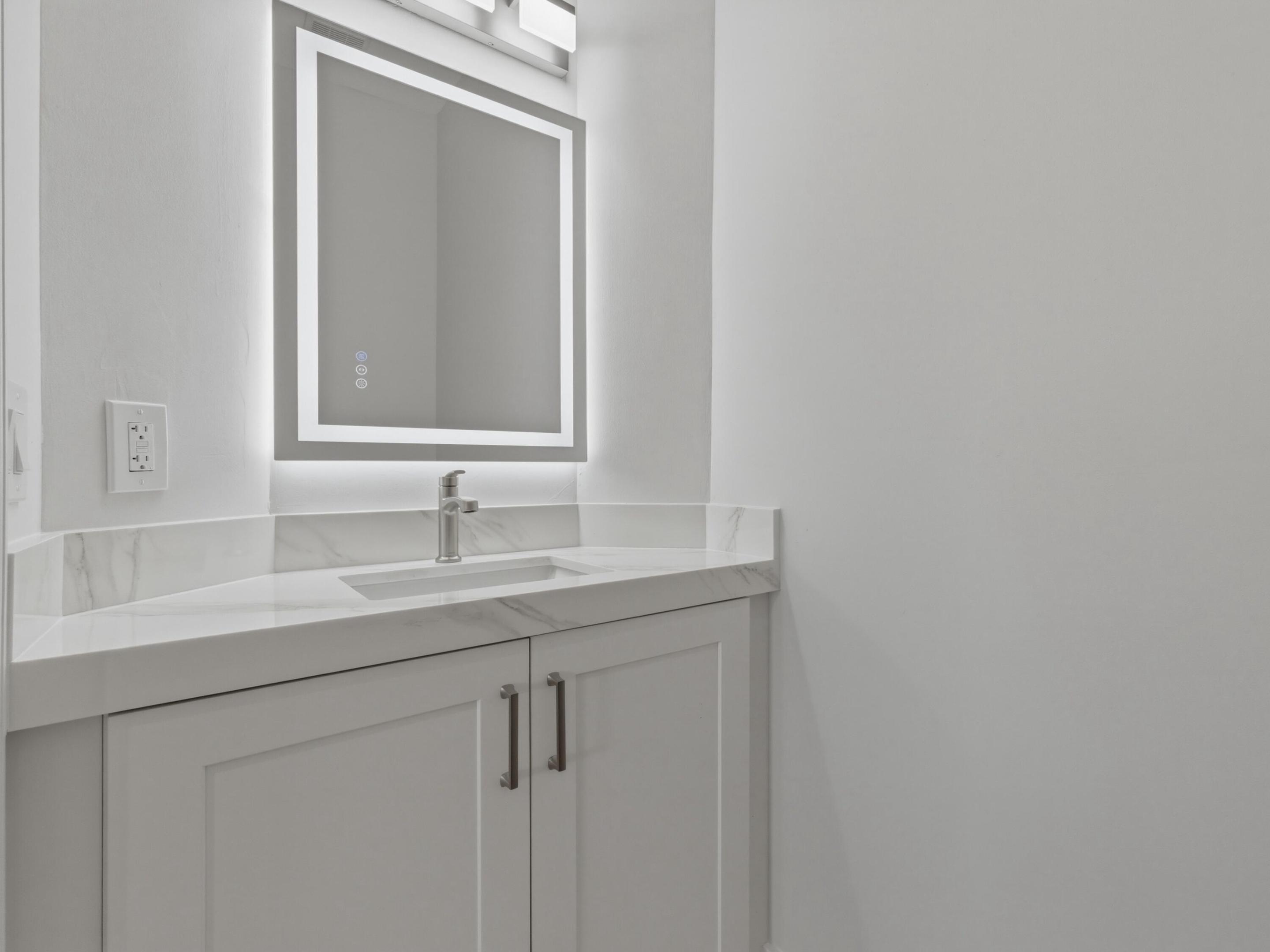 CARRIAGE POINTE - Residential