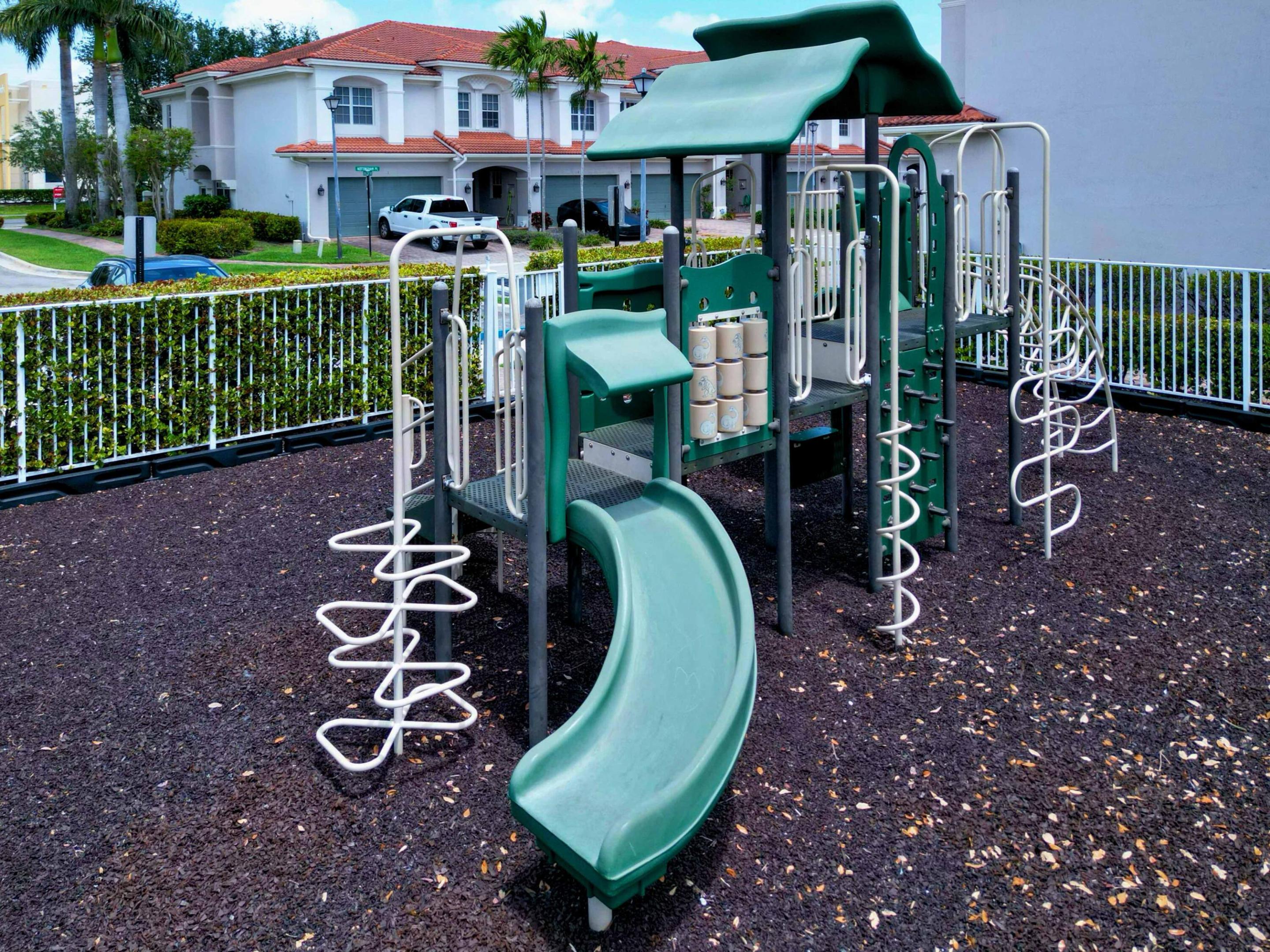 CARRIAGE POINTE - Residential