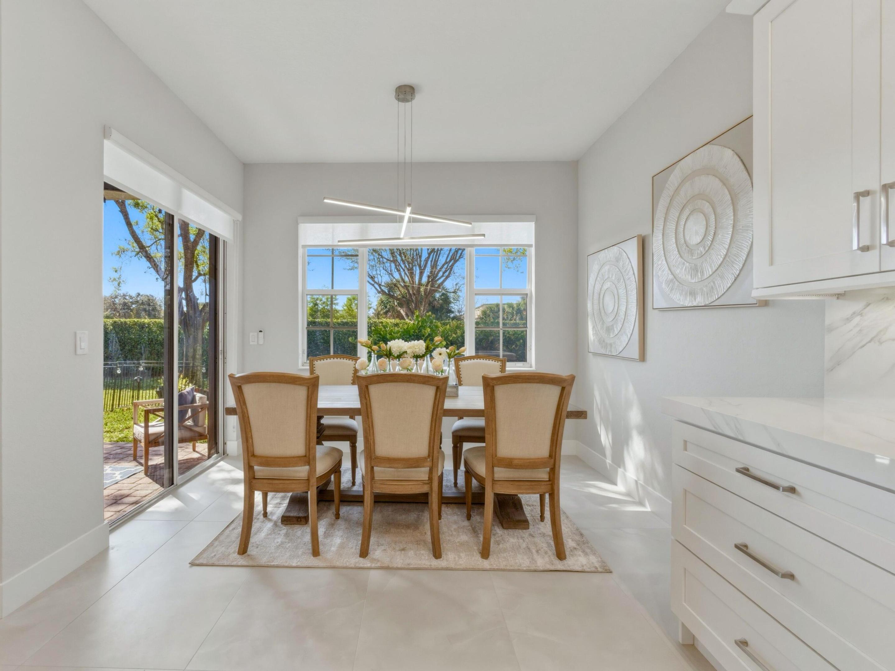 CARRIAGE POINTE - Residential