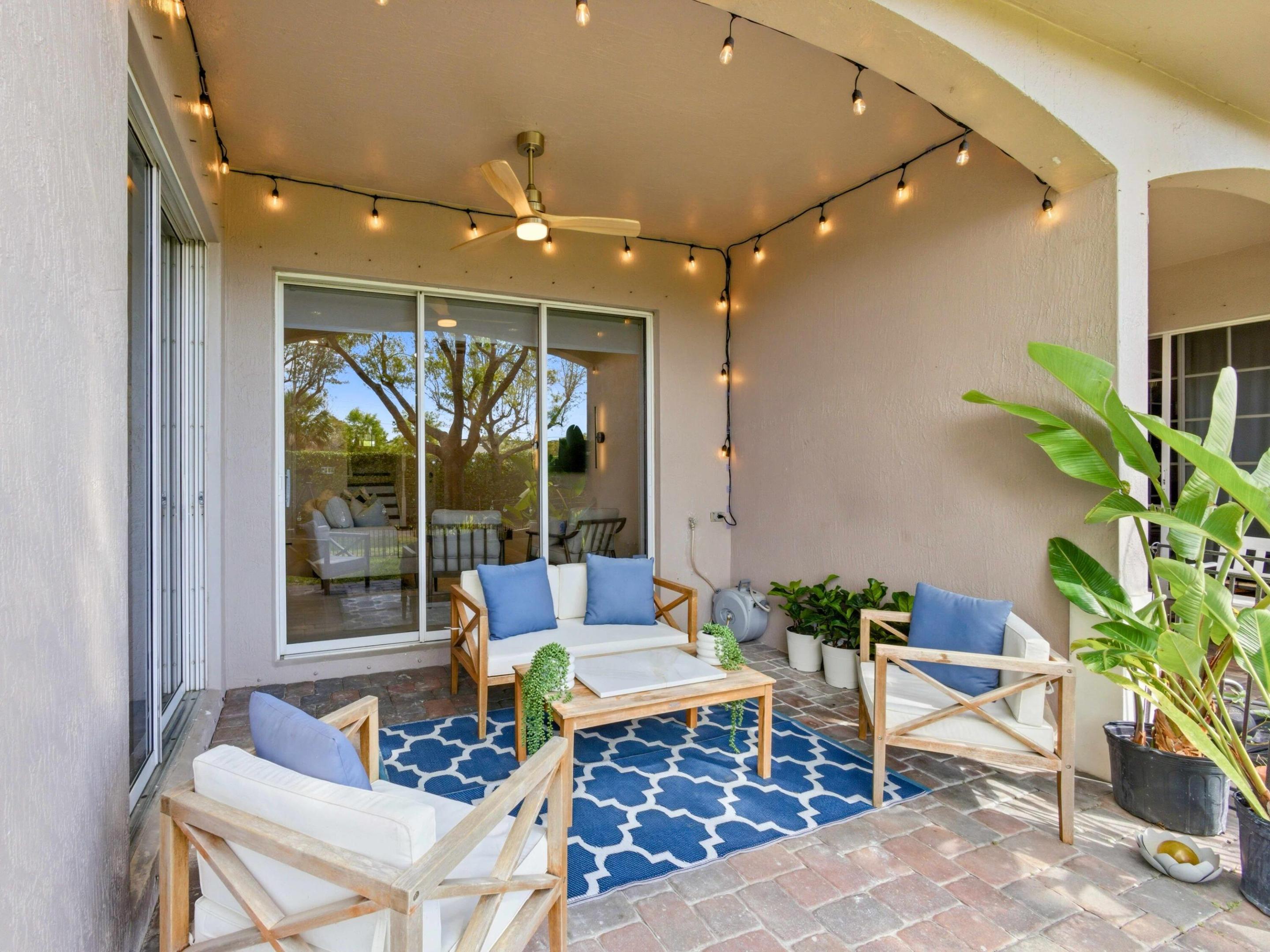 CARRIAGE POINTE - Residential