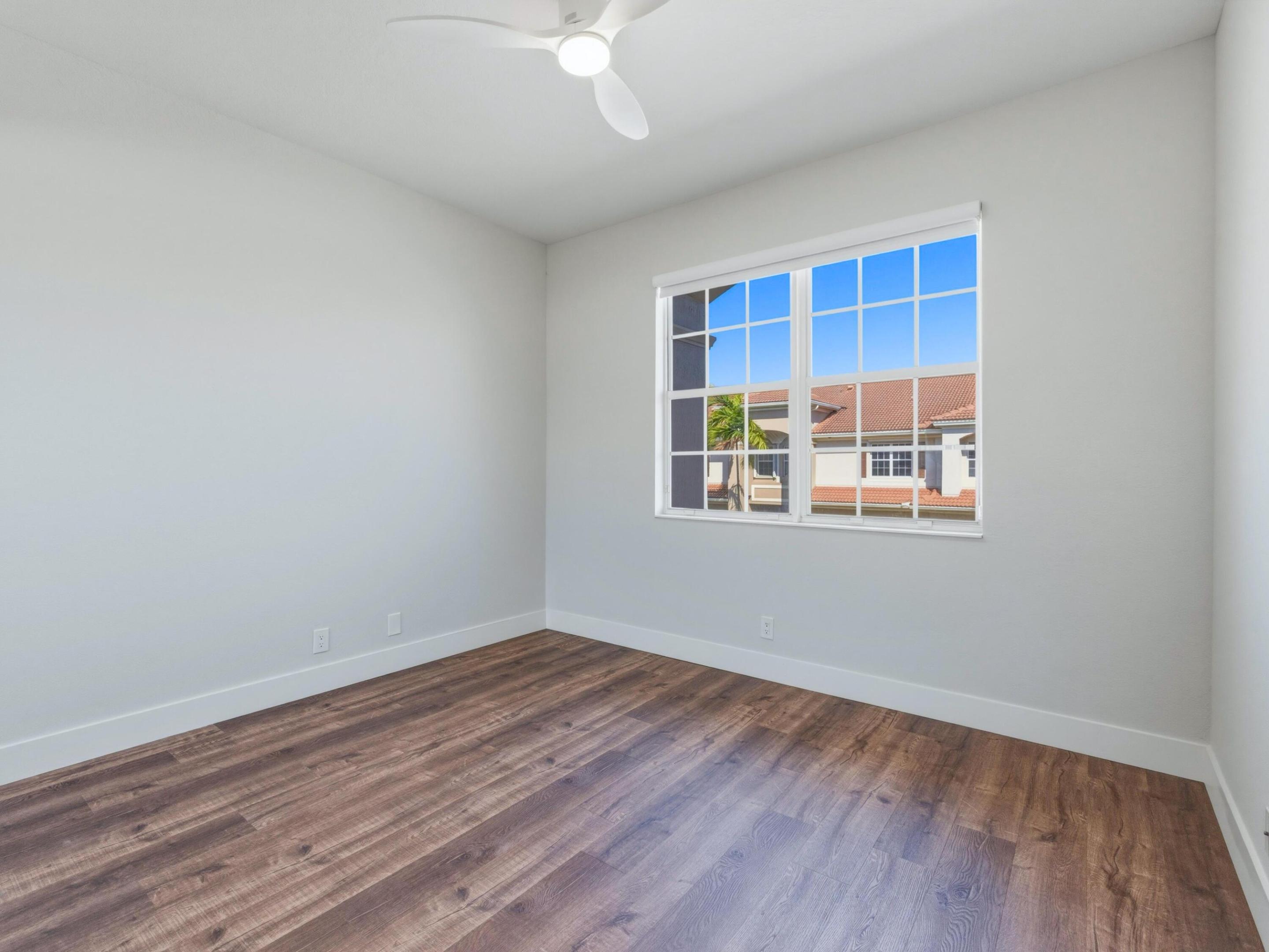 CARRIAGE POINTE - Residential