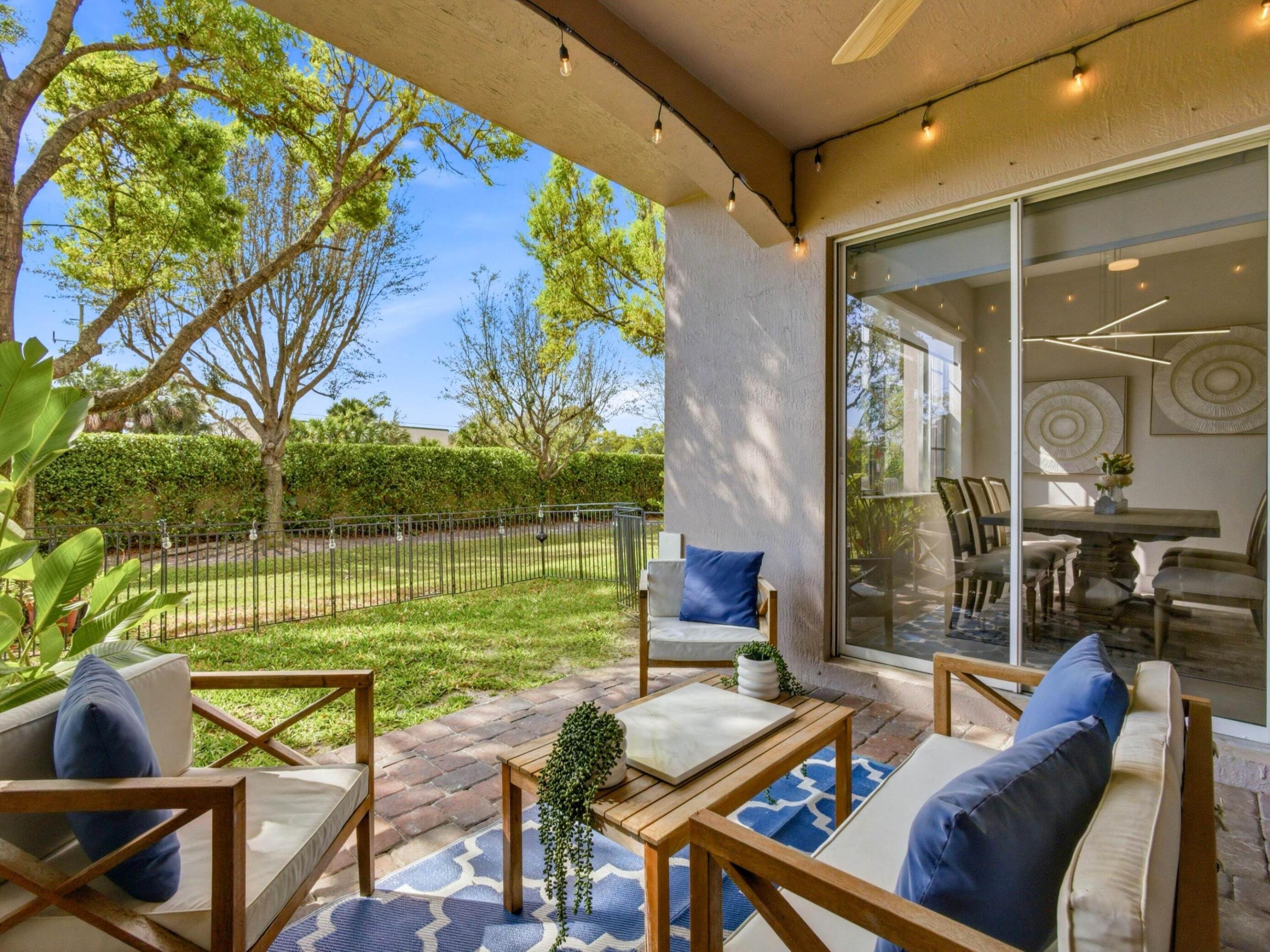 CARRIAGE POINTE - Residential