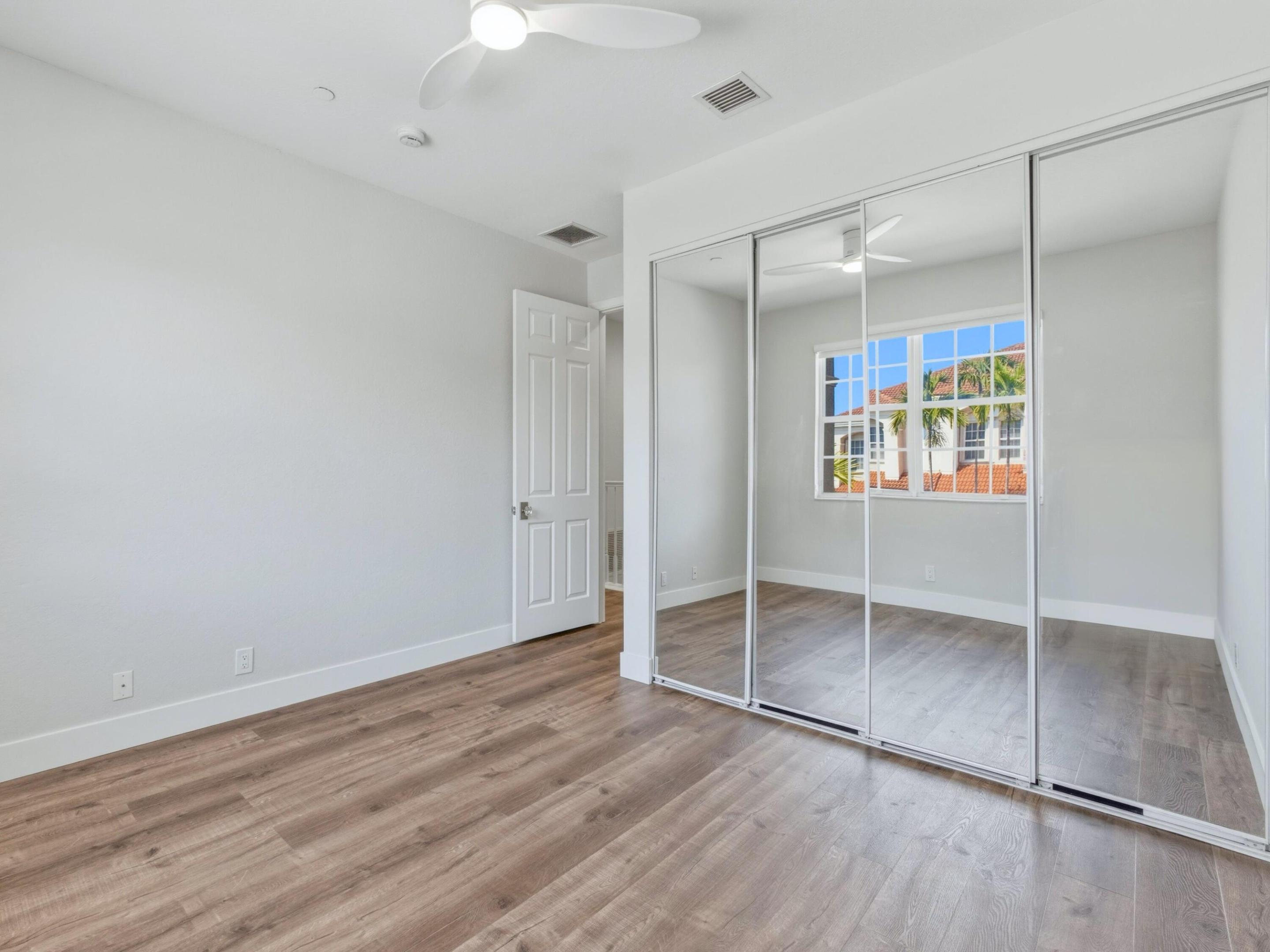 CARRIAGE POINTE - Residential