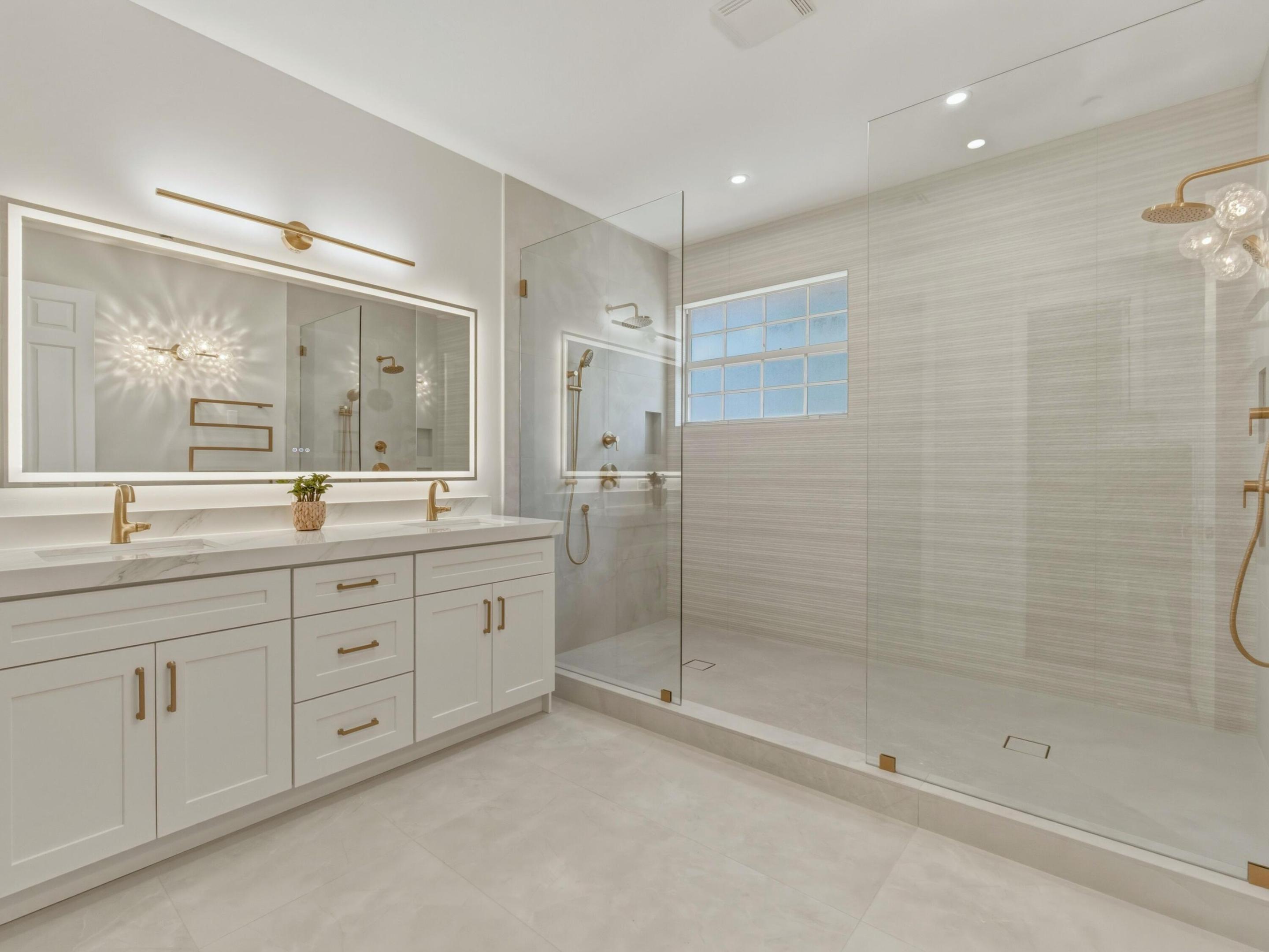 CARRIAGE POINTE - Residential