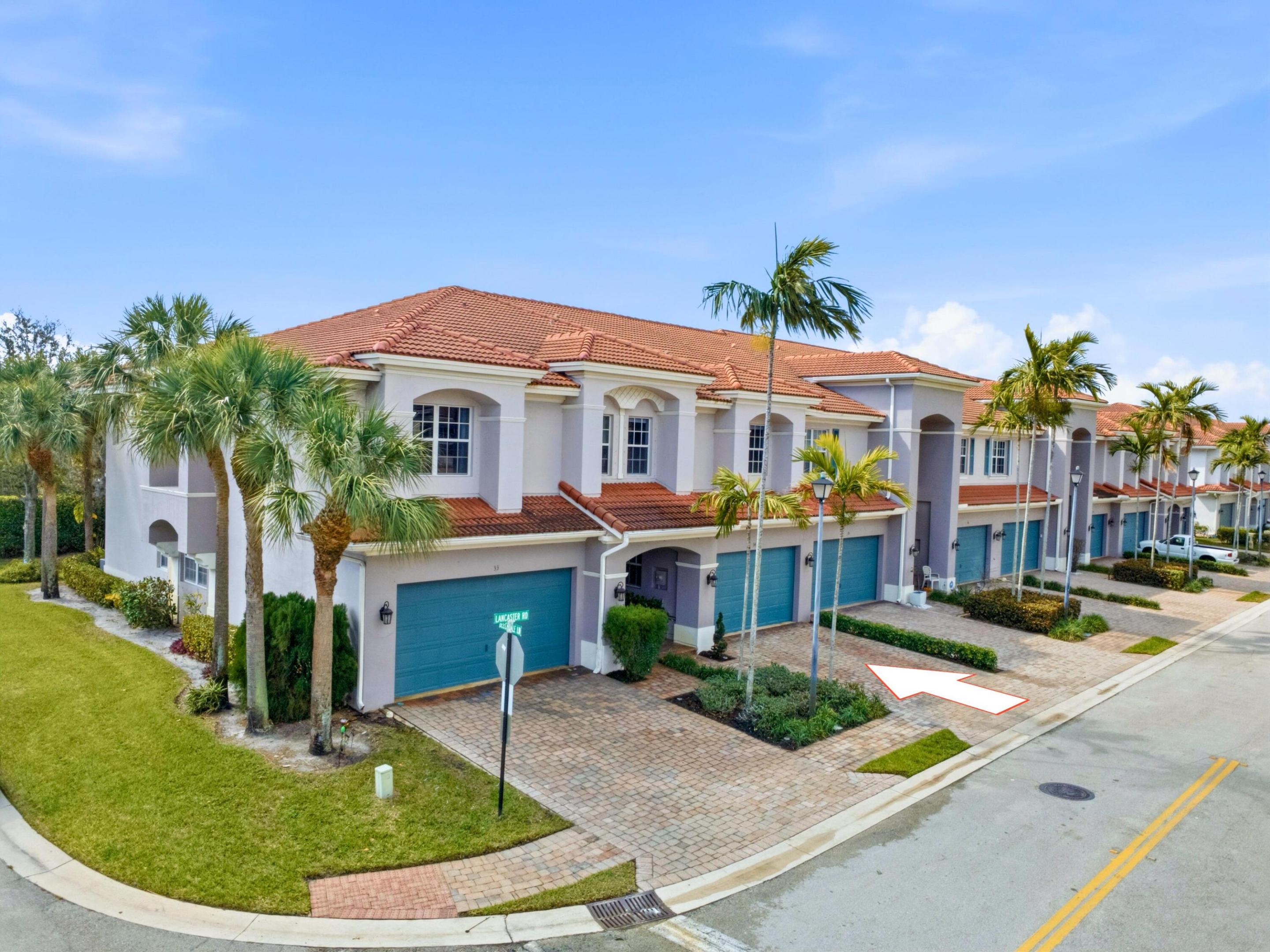 CARRIAGE POINTE - Residential