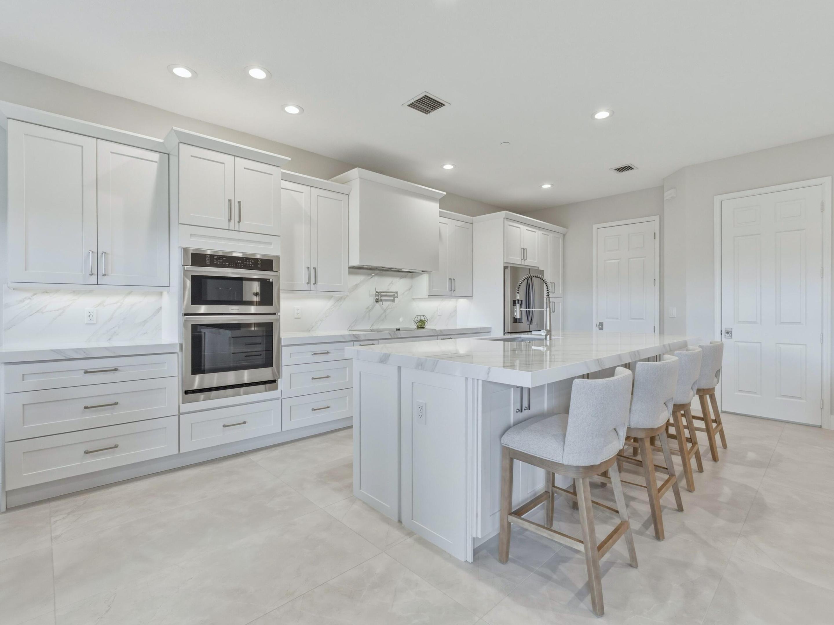 CARRIAGE POINTE - Residential