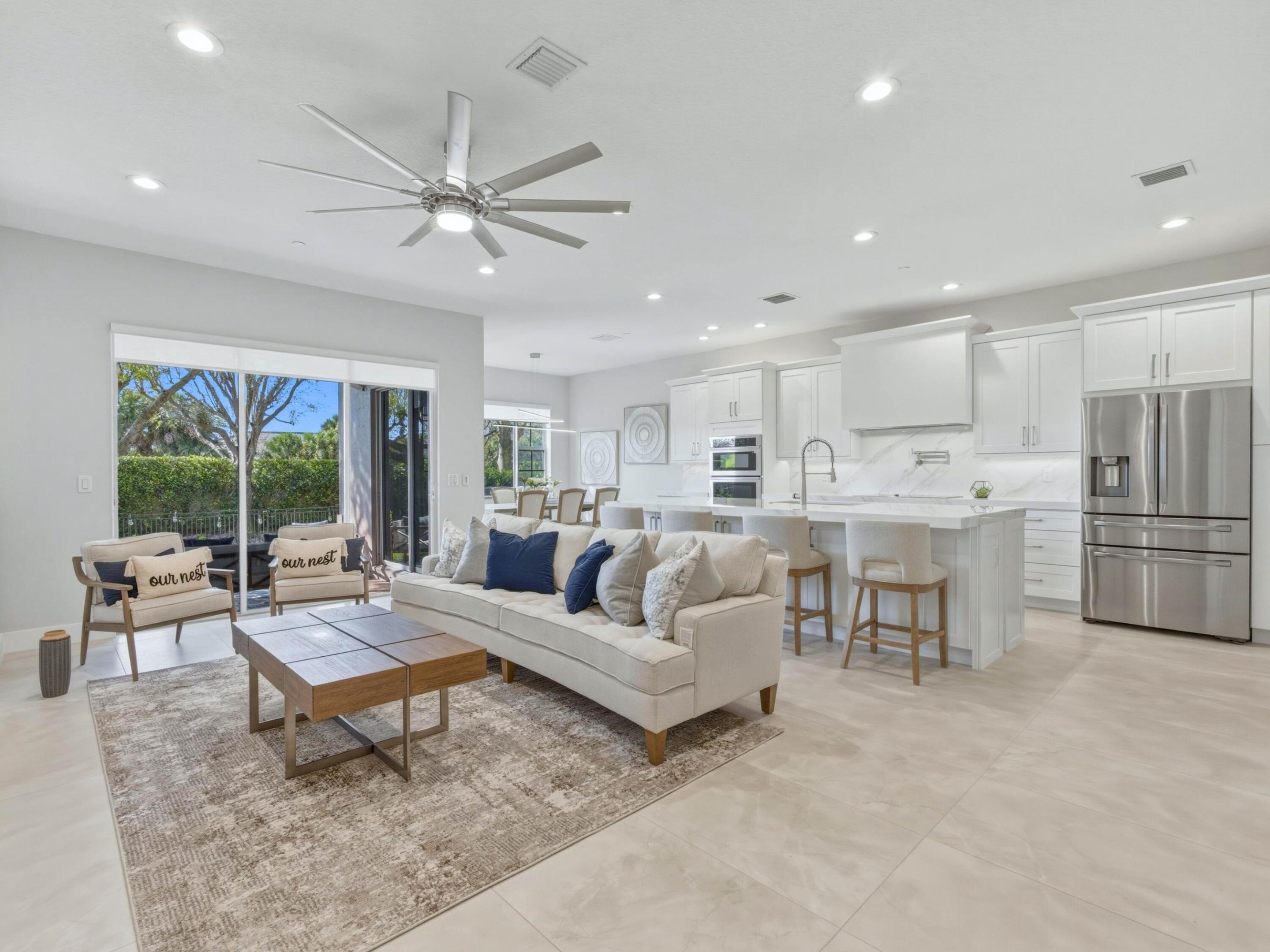 CARRIAGE POINTE - Residential