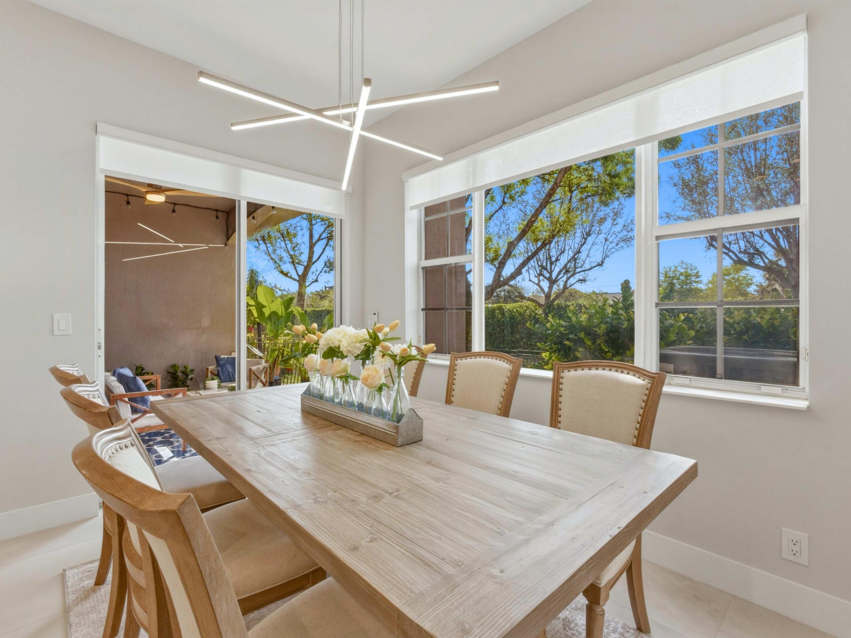 CARRIAGE POINTE - Residential