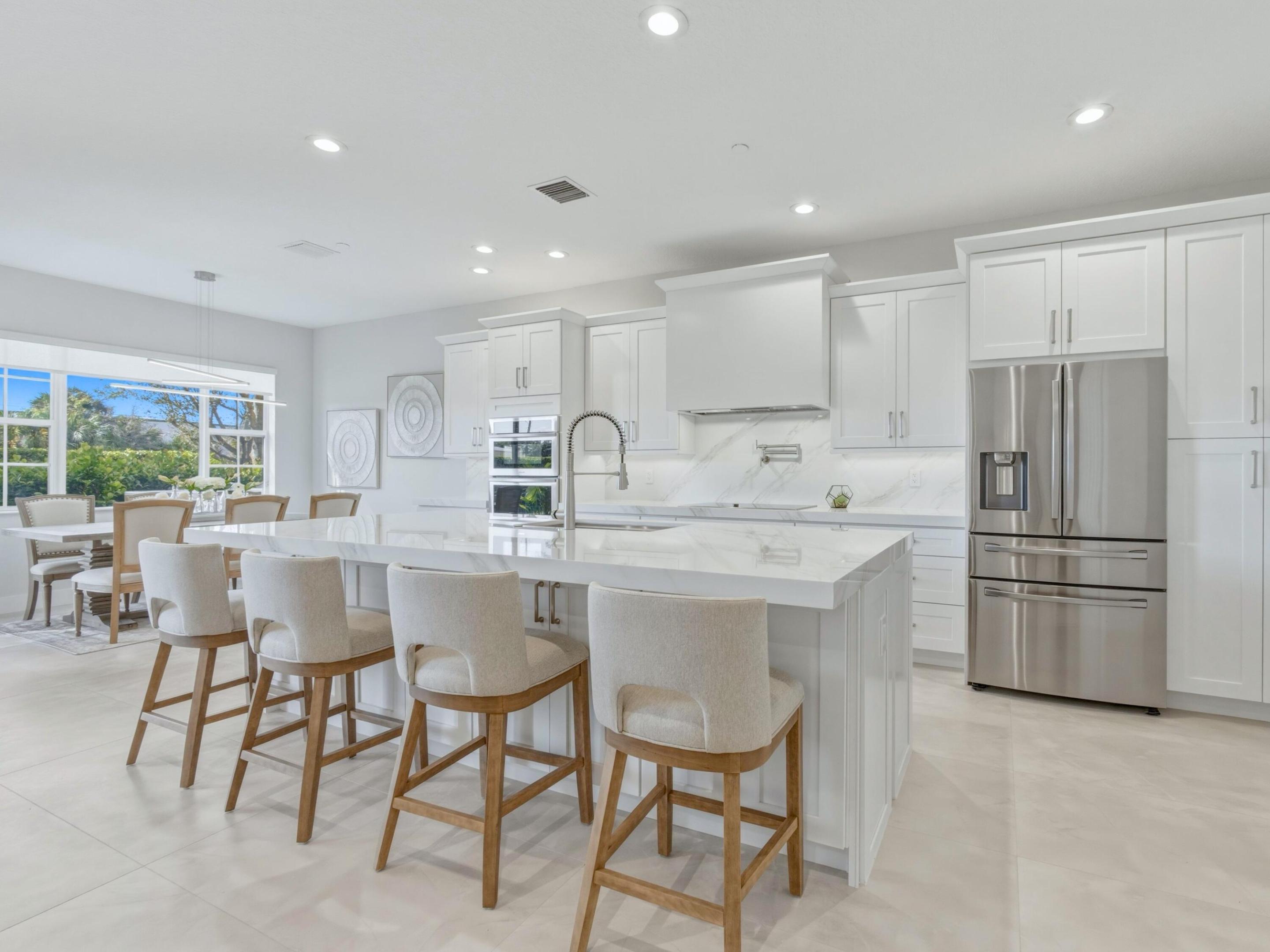 CARRIAGE POINTE - Residential