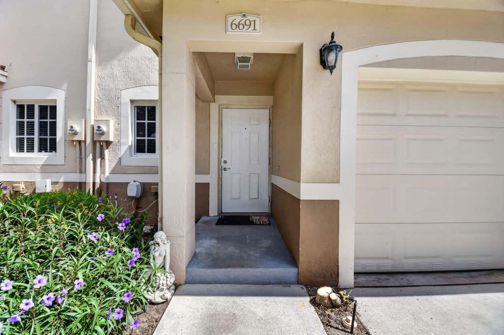 Photo of 6691 Old Farm Trail, Boynton Beach, FL 33437 (MLS # B26055057)