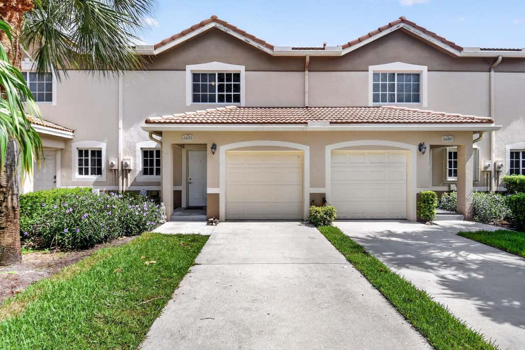 Photo of 6691 Old Farm Trail, Boynton Beach, FL 33437 (MLS # B26055057)