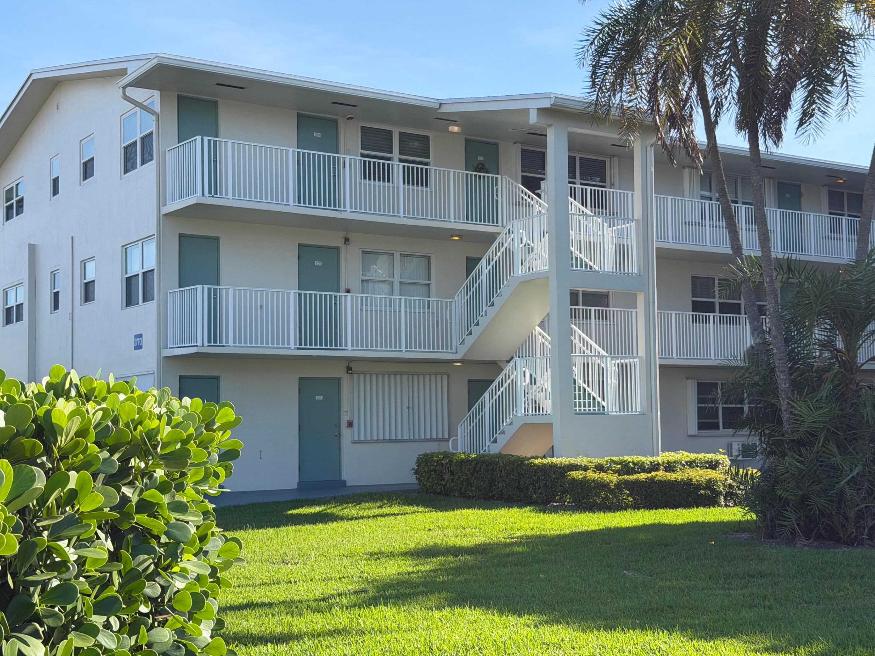 STERLING VILLAGE 370 CONDO - Residential