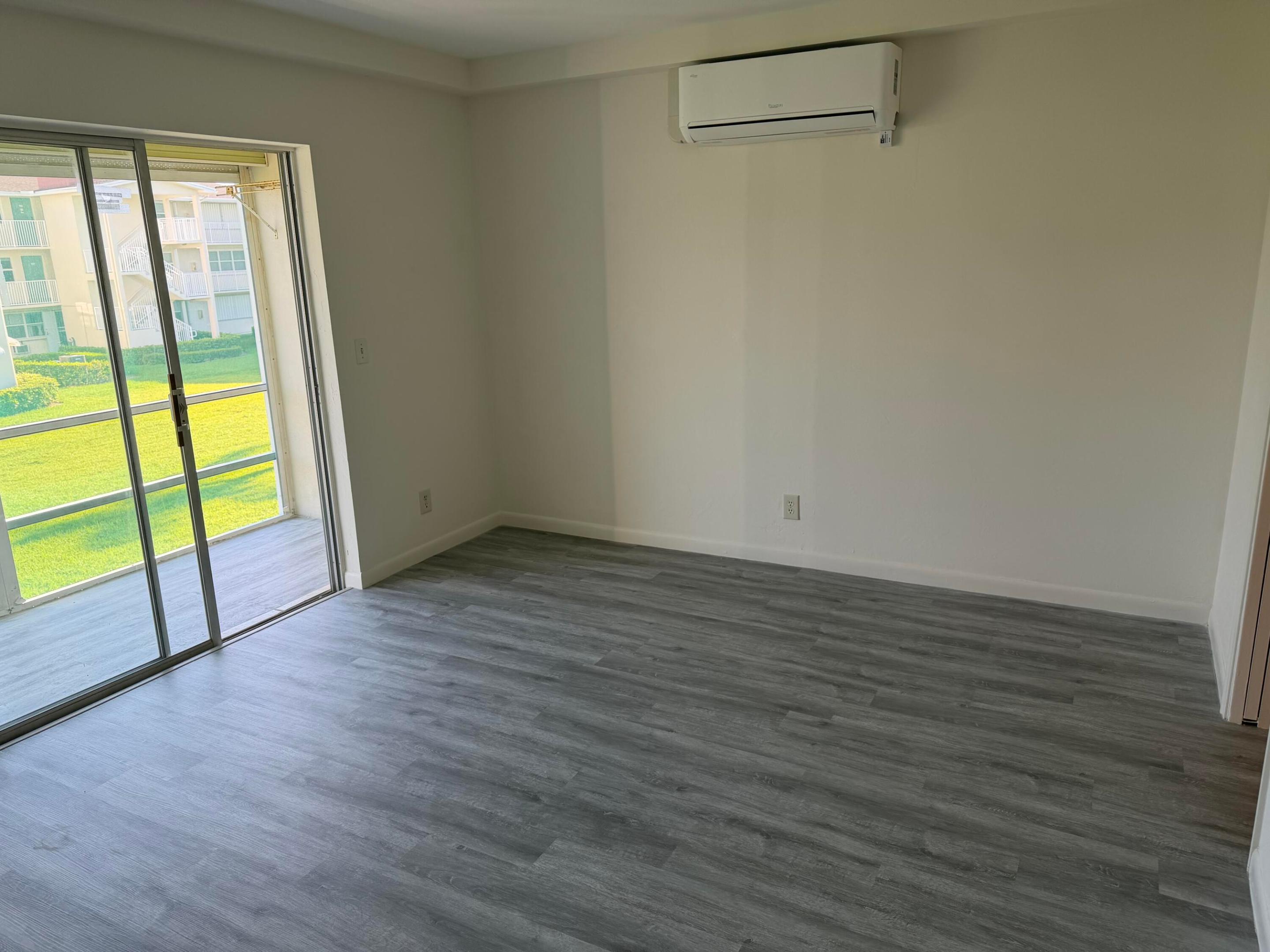 STERLING VILLAGE 370 CONDO - Residential