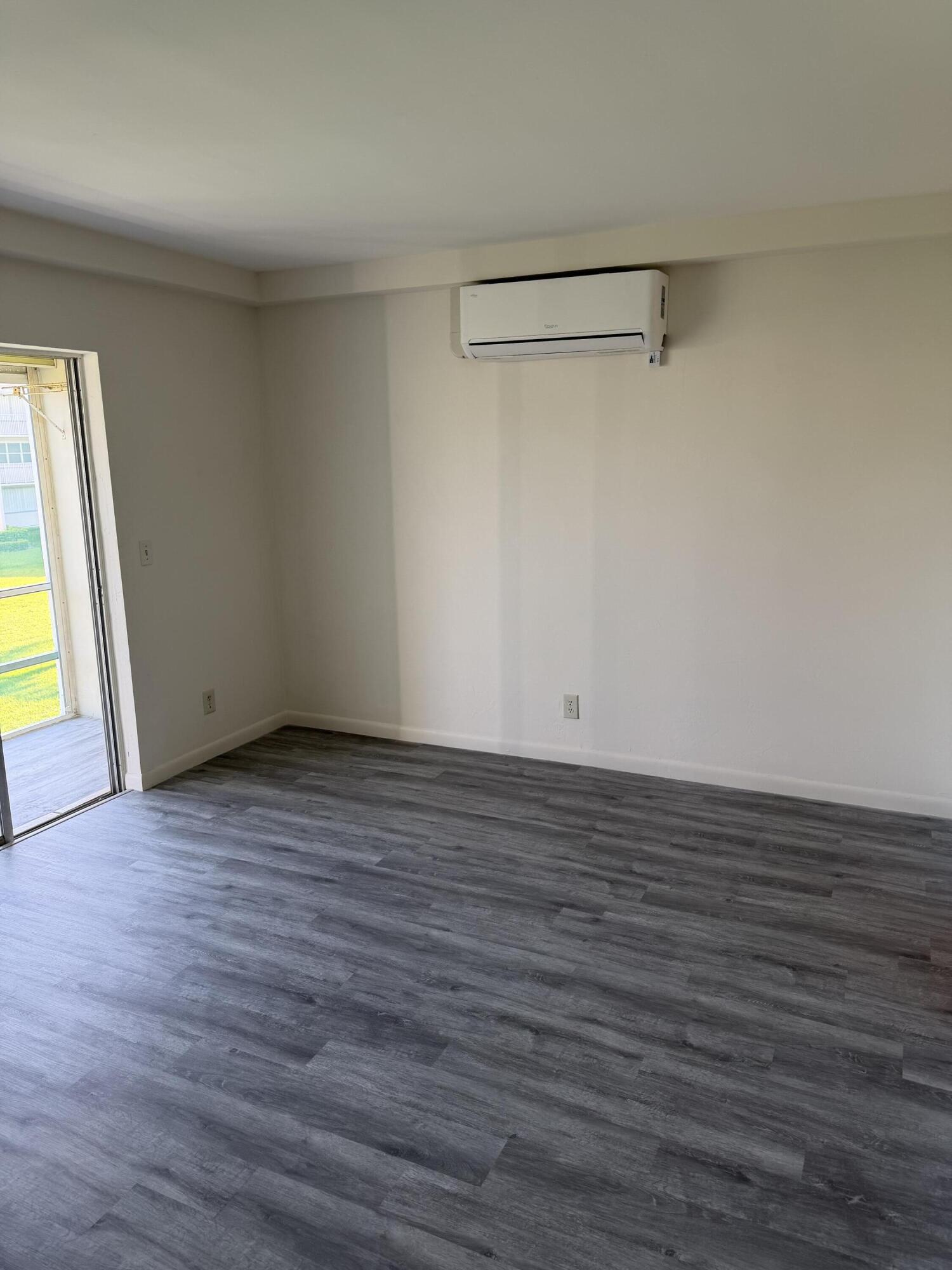 STERLING VILLAGE 370 CONDO - Residential