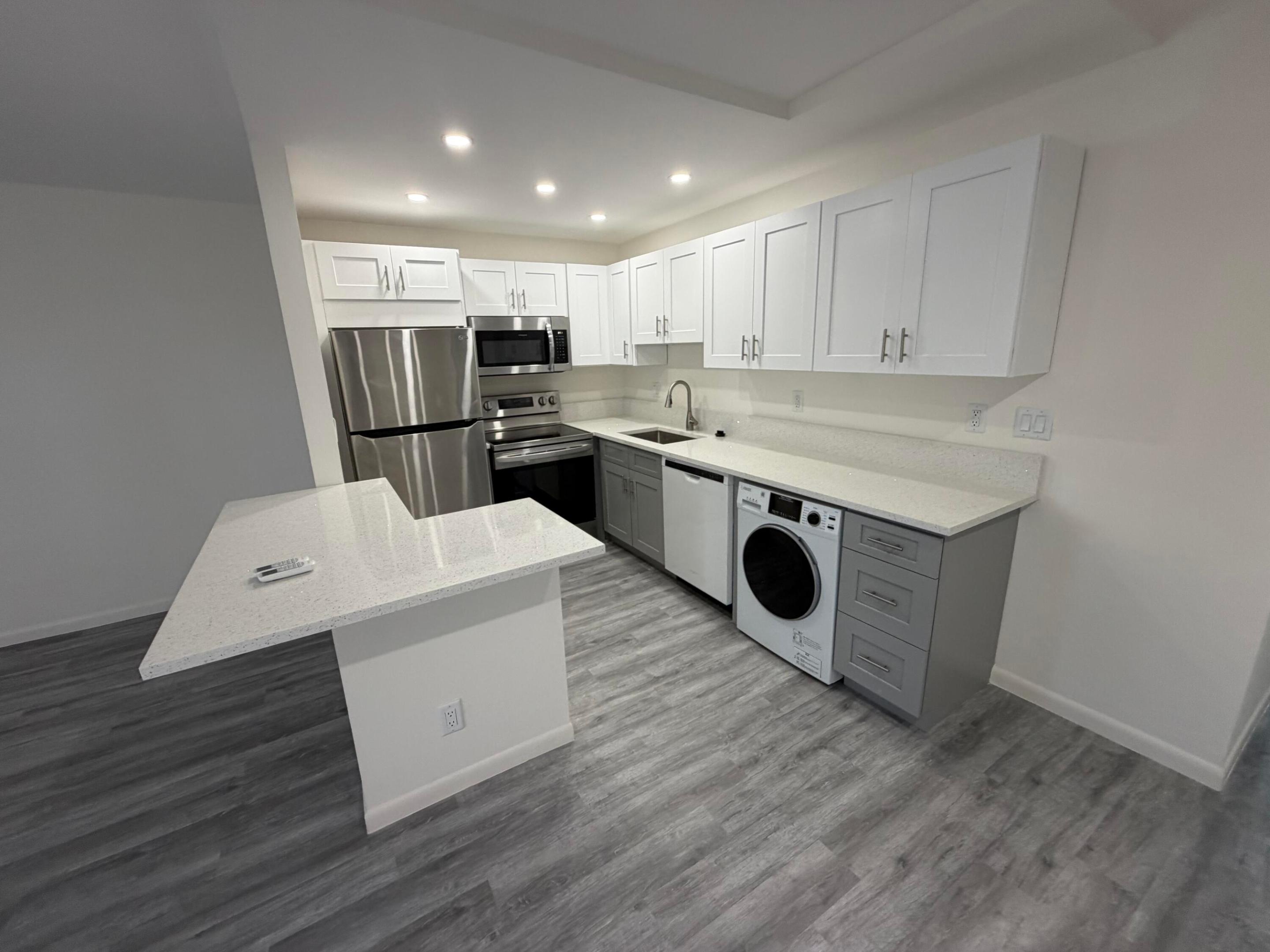 STERLING VILLAGE 370 CONDO - Residential