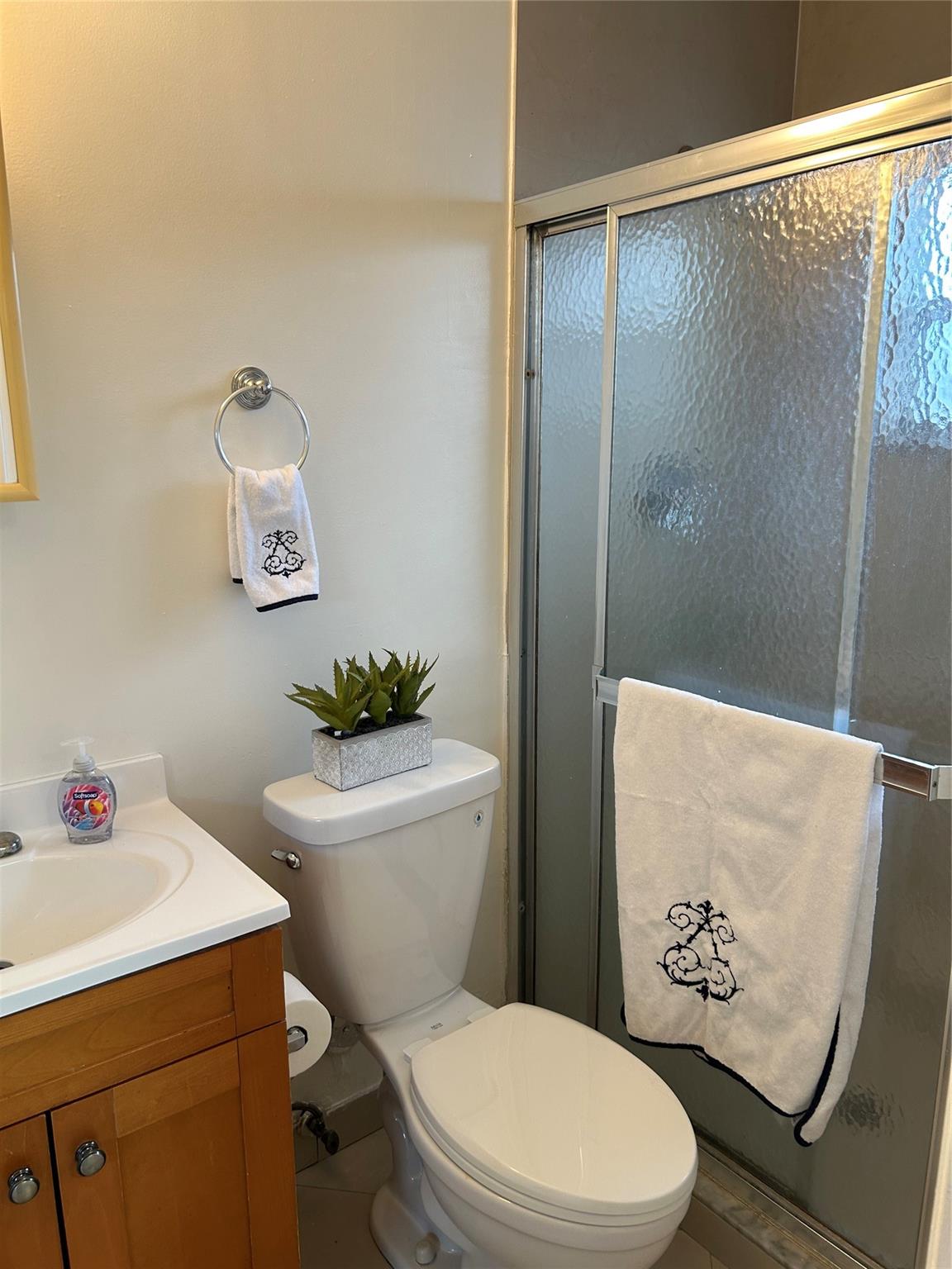 Hallandale Park 5-20 B - Residential Lease