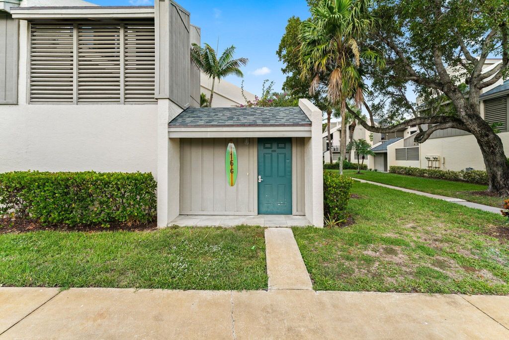 Photo of 1605 S Us Highway 1 #16g, Jupiter, FL 33477 (MLS # R11071831)