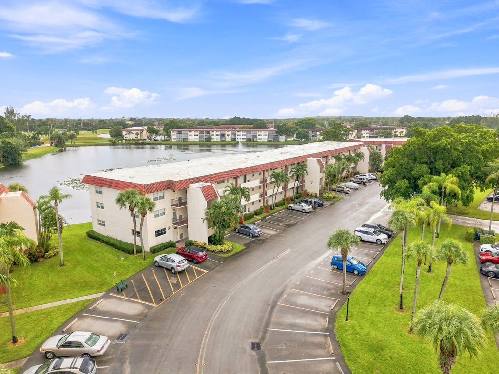 Photo of 9400 N HOLLYBROOK LAKE Drive #208, Pembroke Pines, FL 33025 (MLS # B26072714)