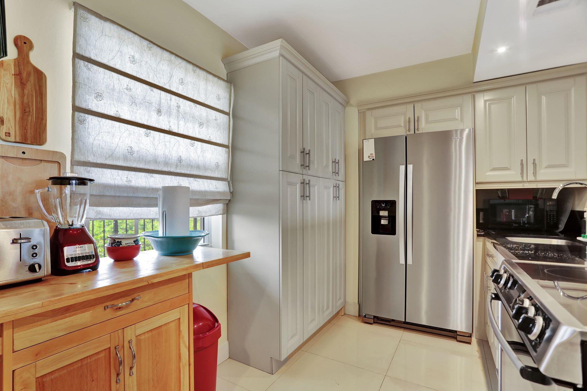 2850 N Palm Aire Drive 605