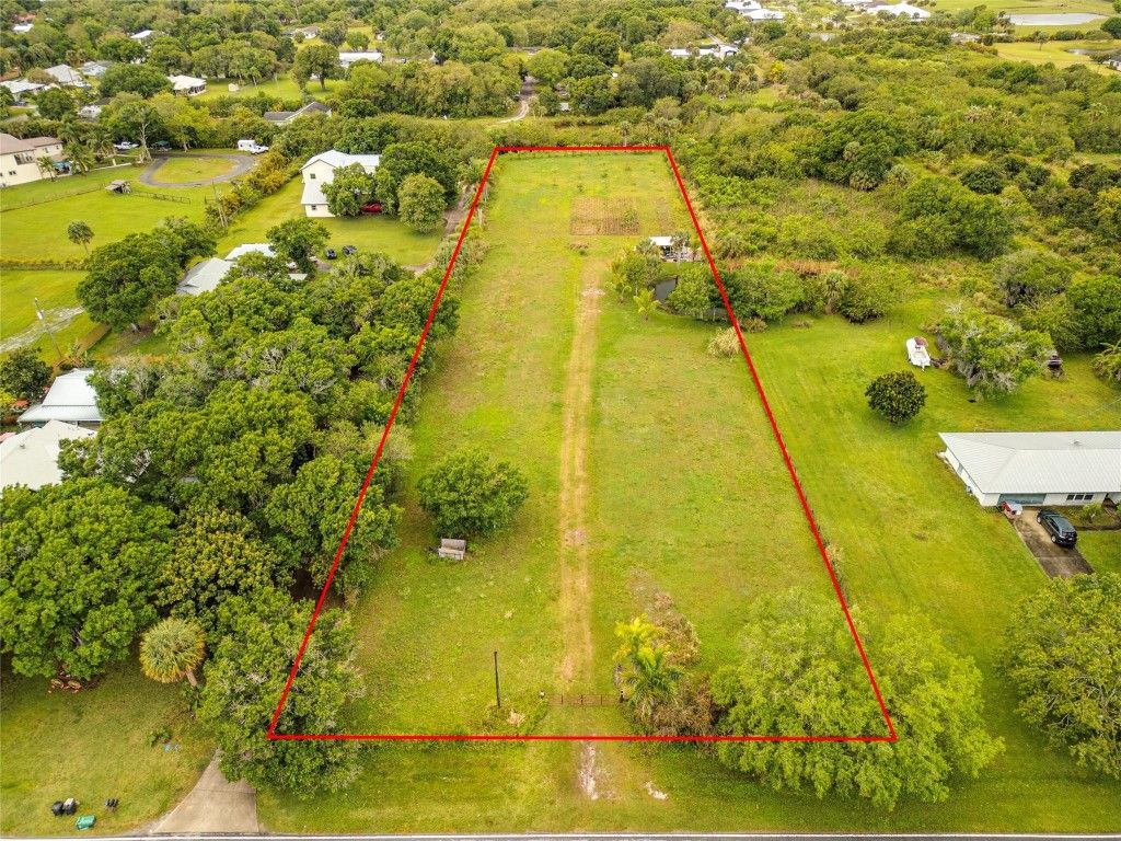 Photo of 6015 Tbd Oleander Avenue, Fort Pierce, FL 34982 (MLS # F10463146)