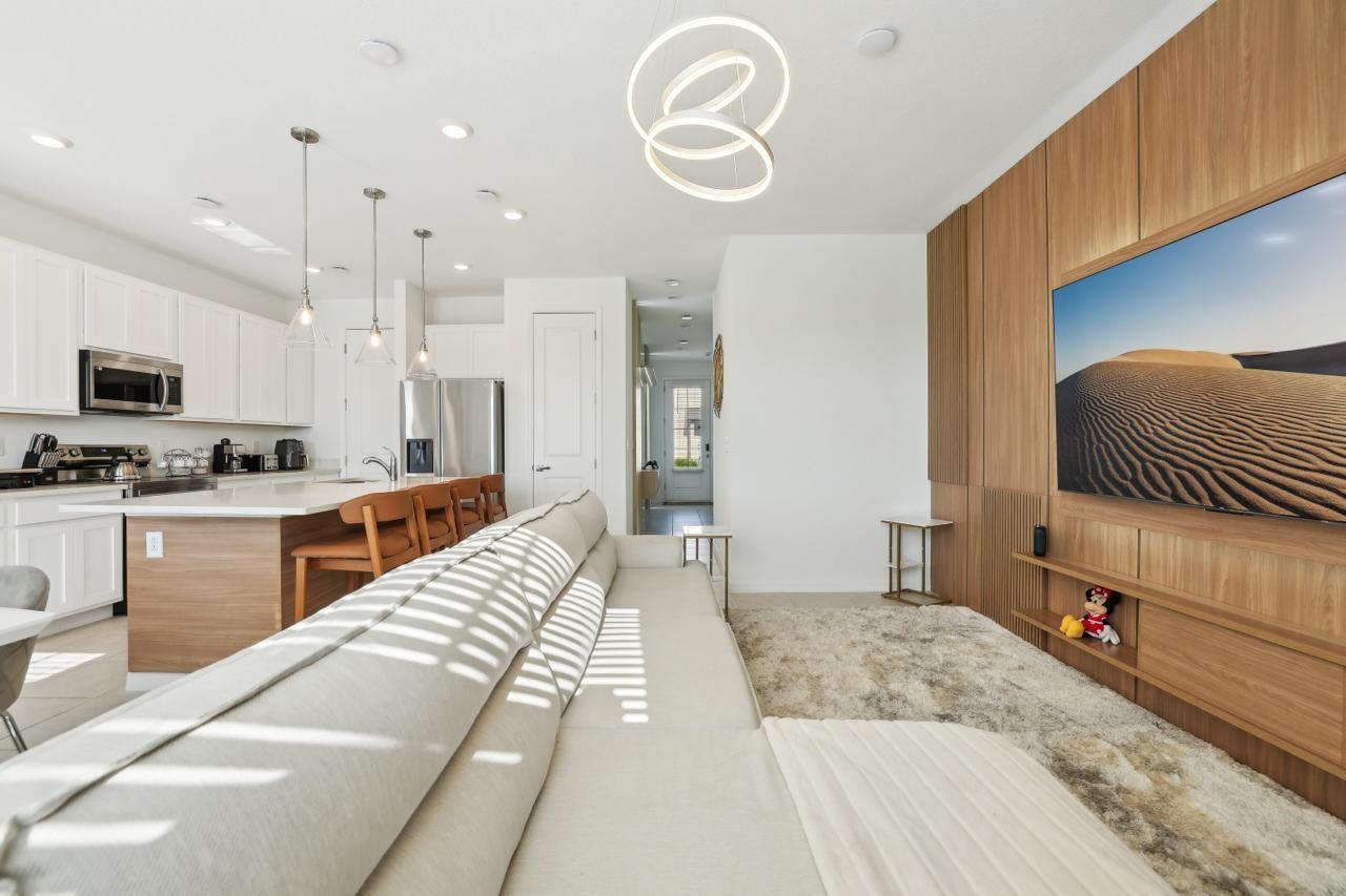 Westside Lake - Residential Lease